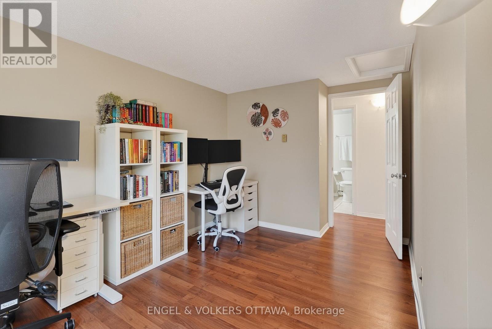 #208 6 TERRACE DRIVE - 19