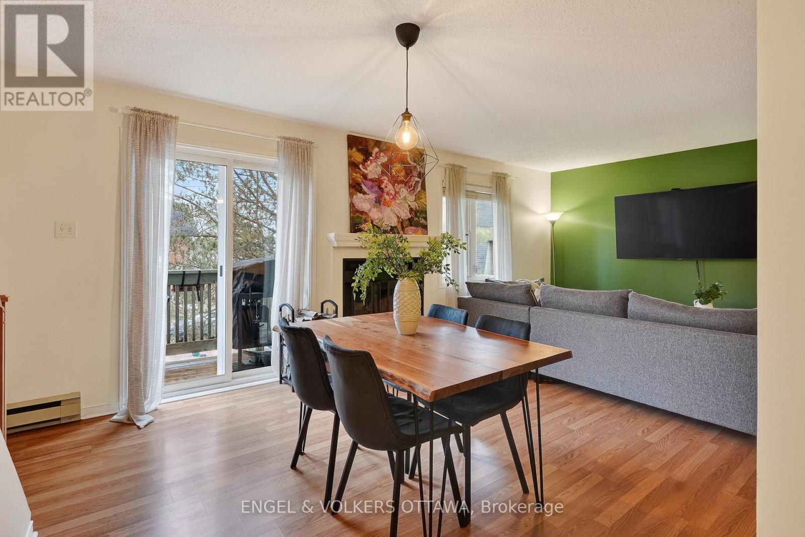 #208 6 TERRACE DRIVE - 4