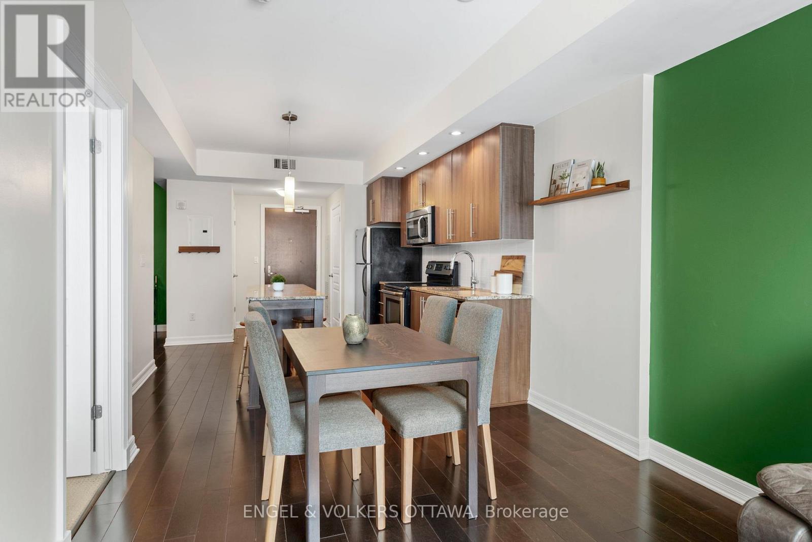 811 - 238 BESSERER STREET — photo 17