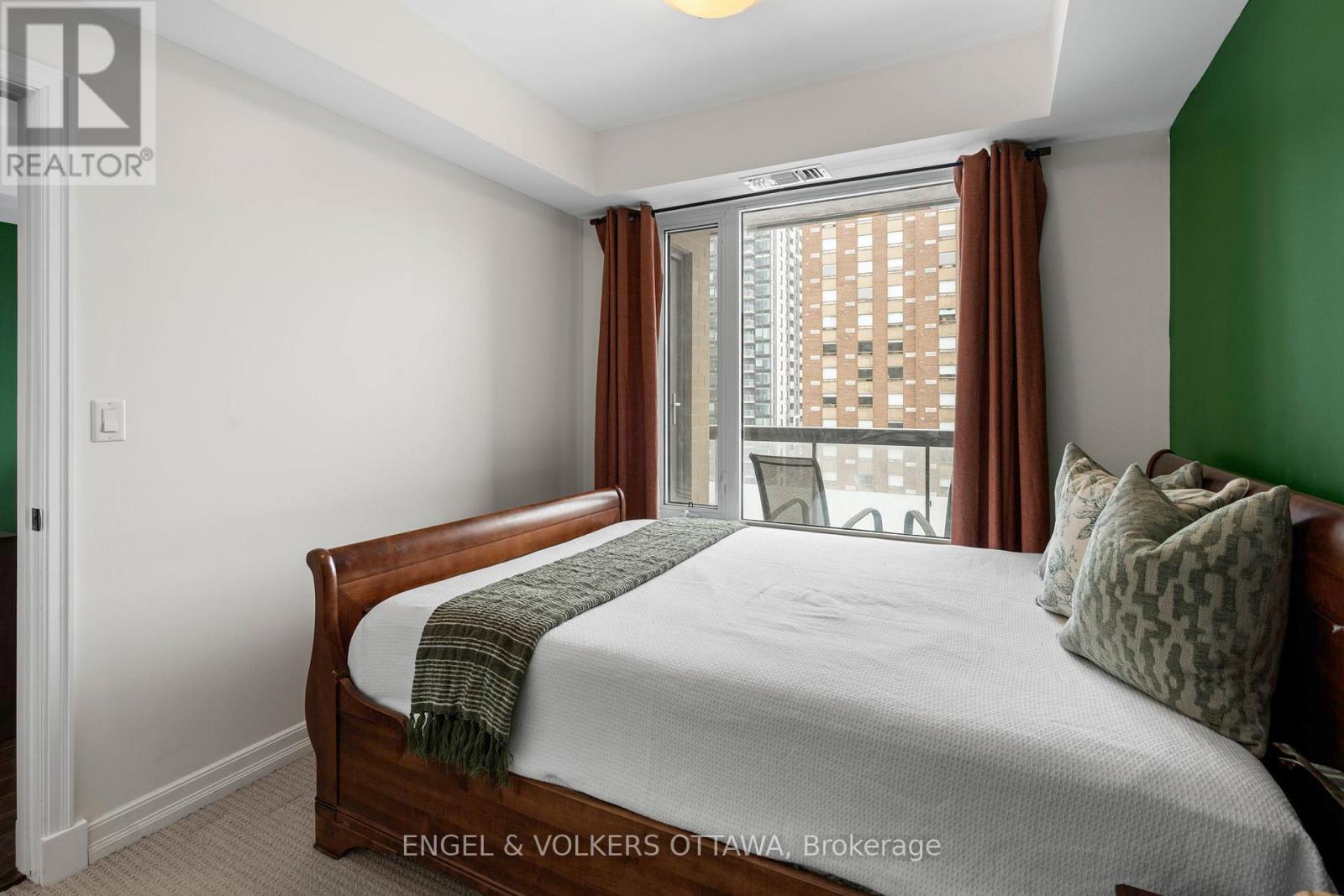 811 - 238 BESSERER STREET — photo 22