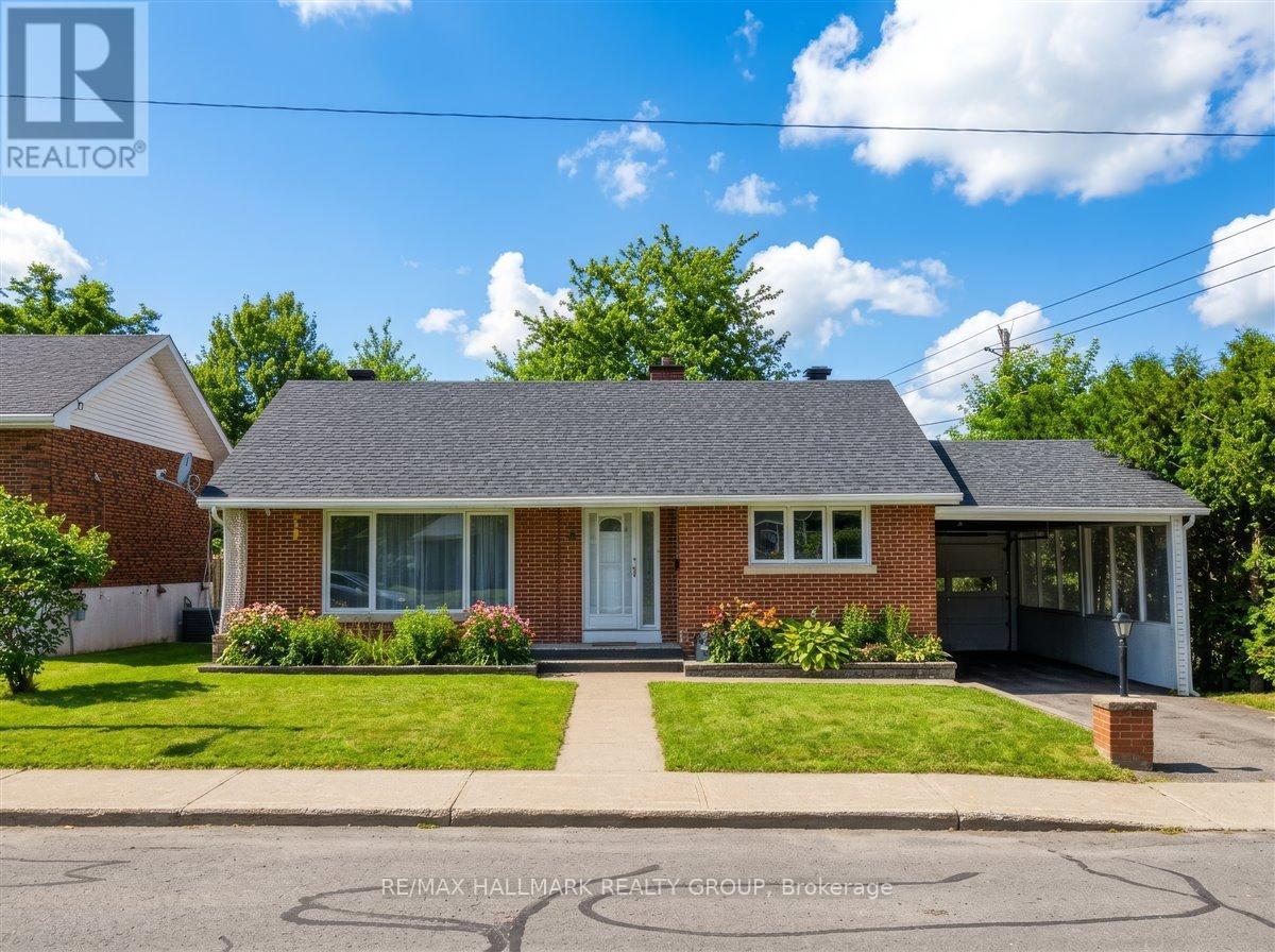 66 BROADVIEW AVENUE E - 1