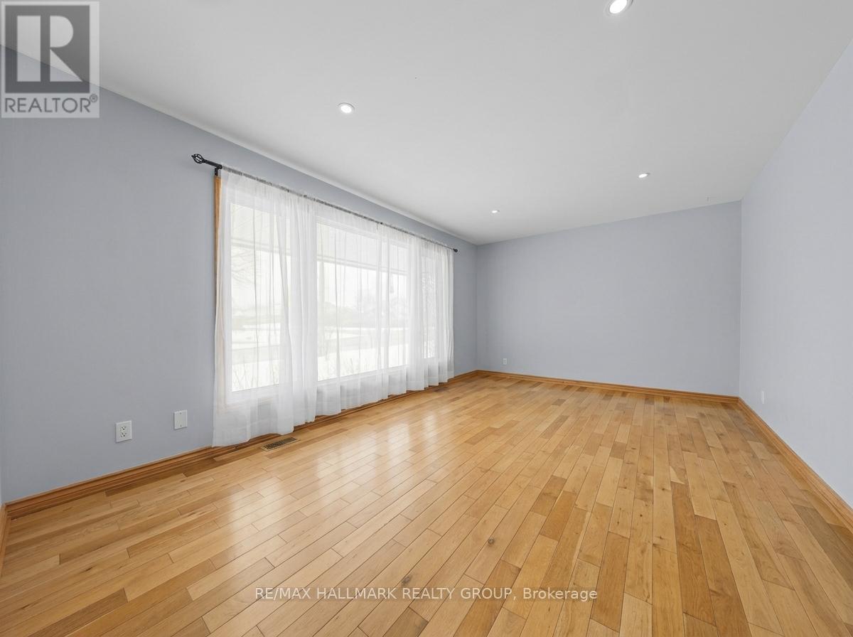 66 BROADVIEW AVENUE E - 14