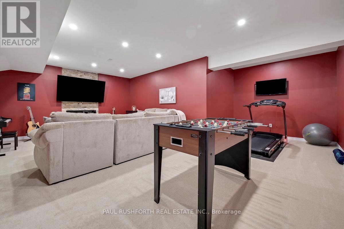22 BLACKSHIRE CIRCLE - 37
