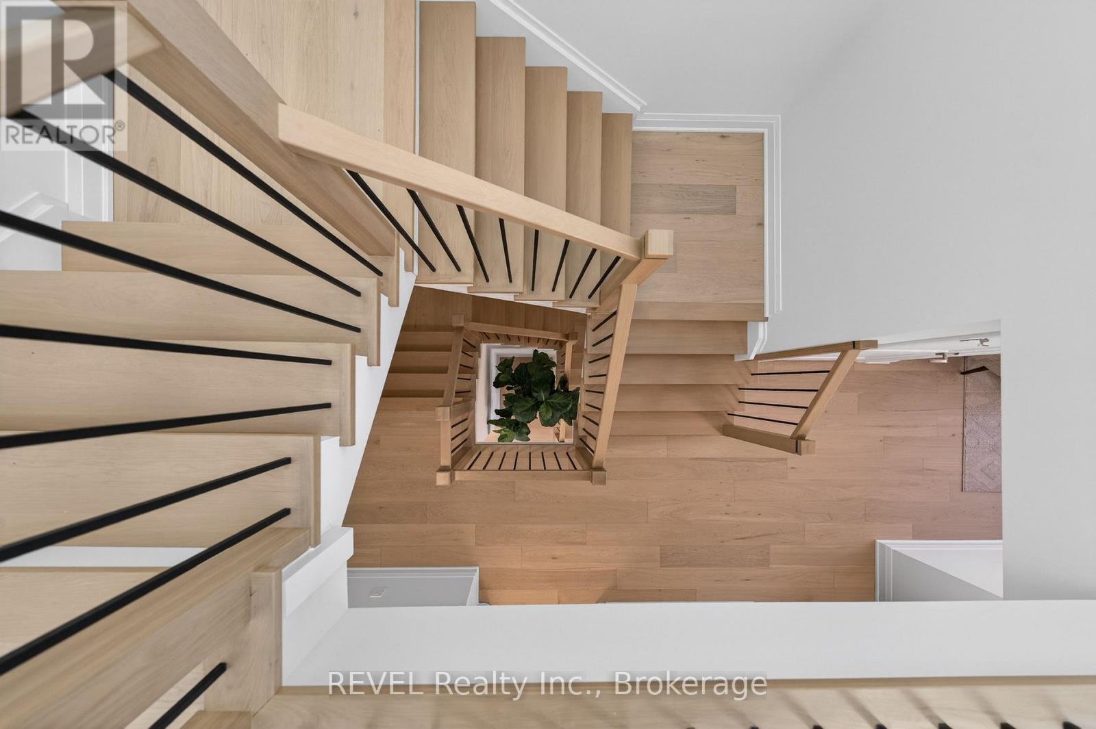 #10 1397 YORK ROAD - 18