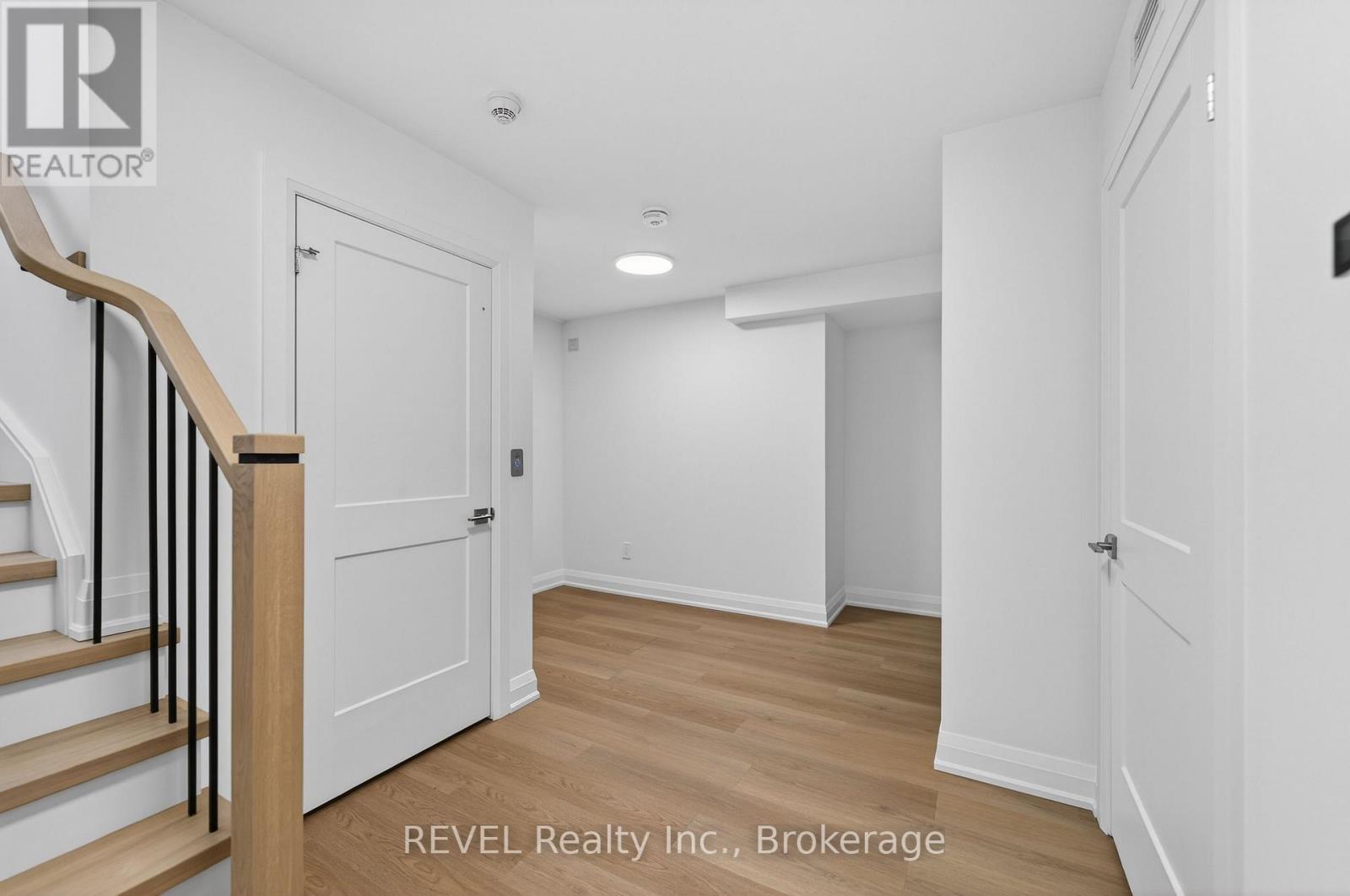 #10 1397 YORK ROAD - 32