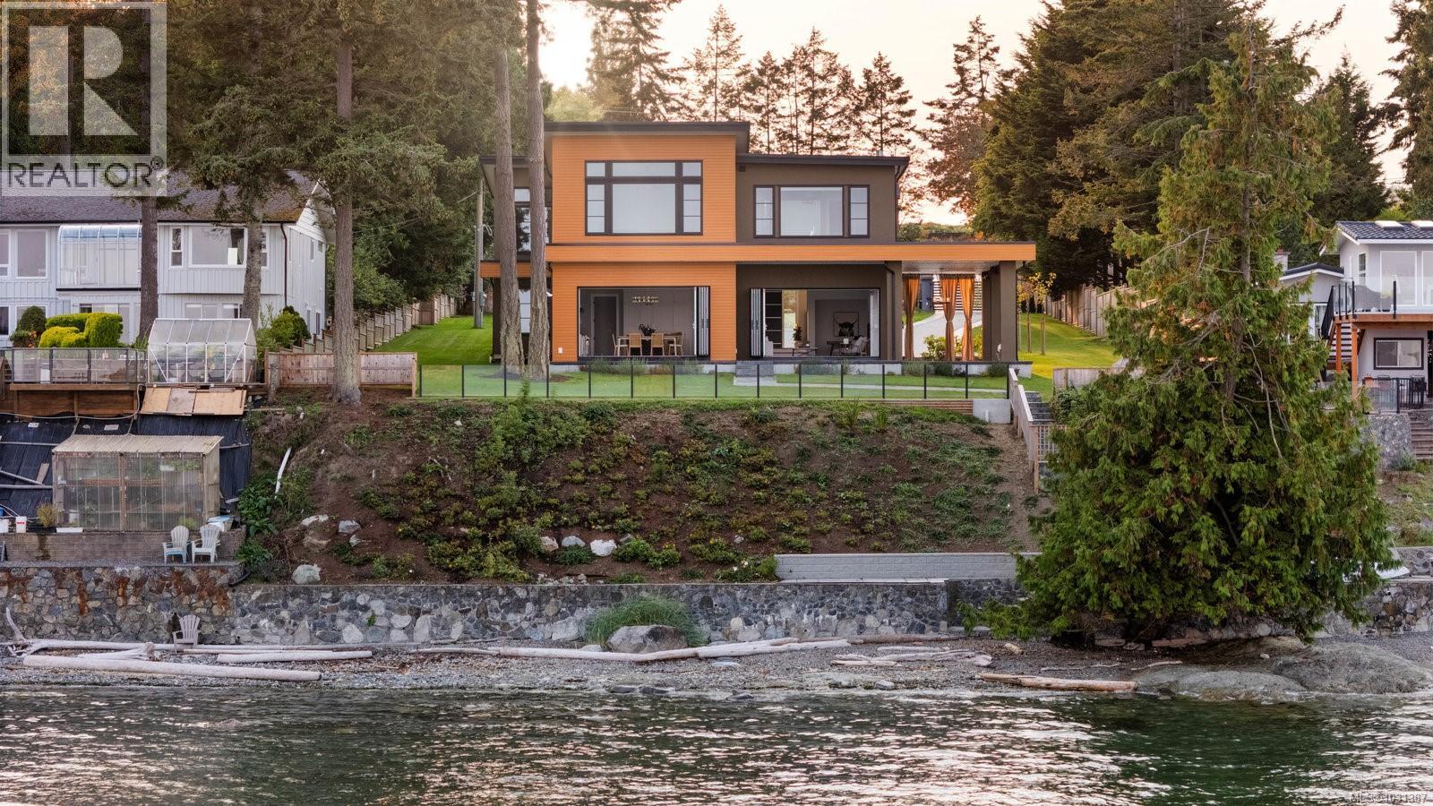 8213 Lochside Dr - 44