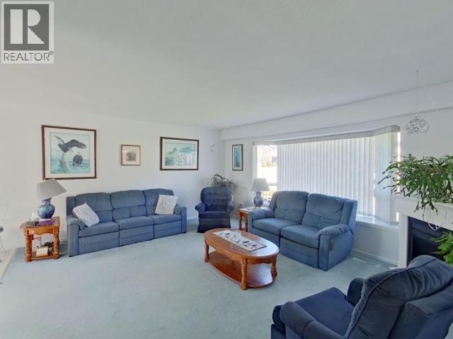 3845 QUADRA AVE - 11