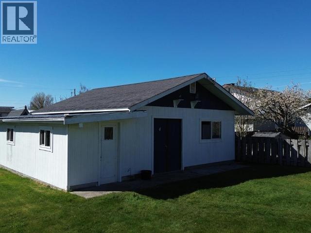 3845 QUADRA AVE - 33