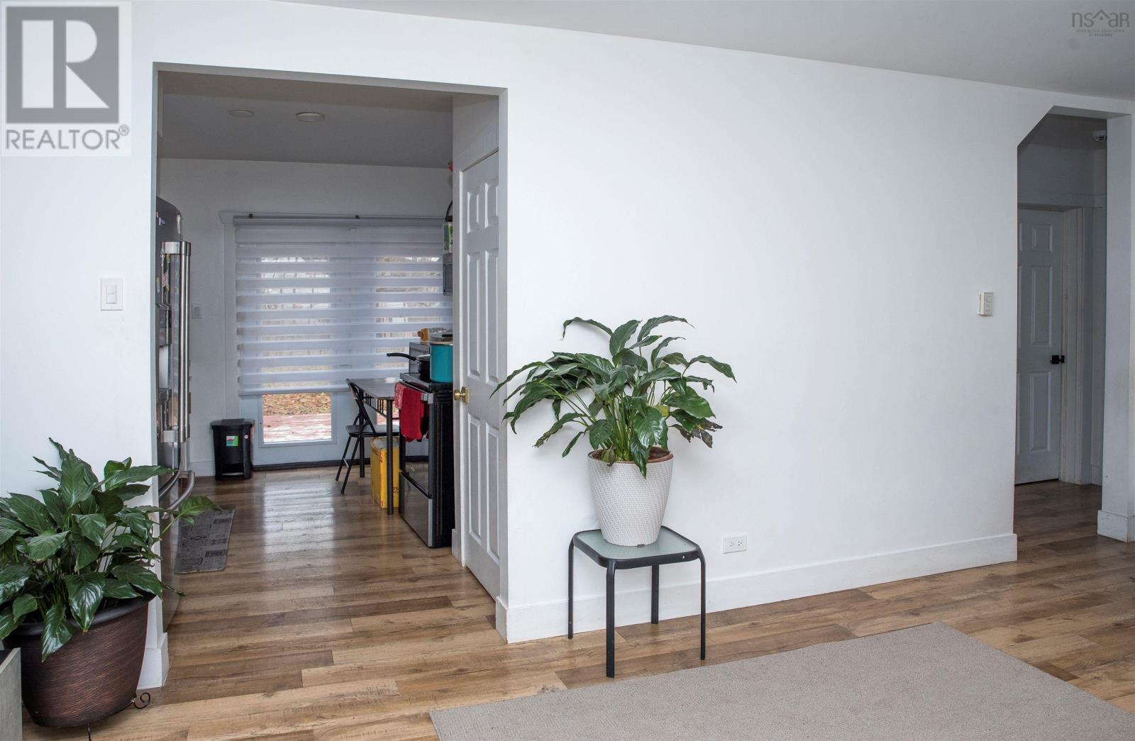 Property 7 of 33 of 12 LYNCH