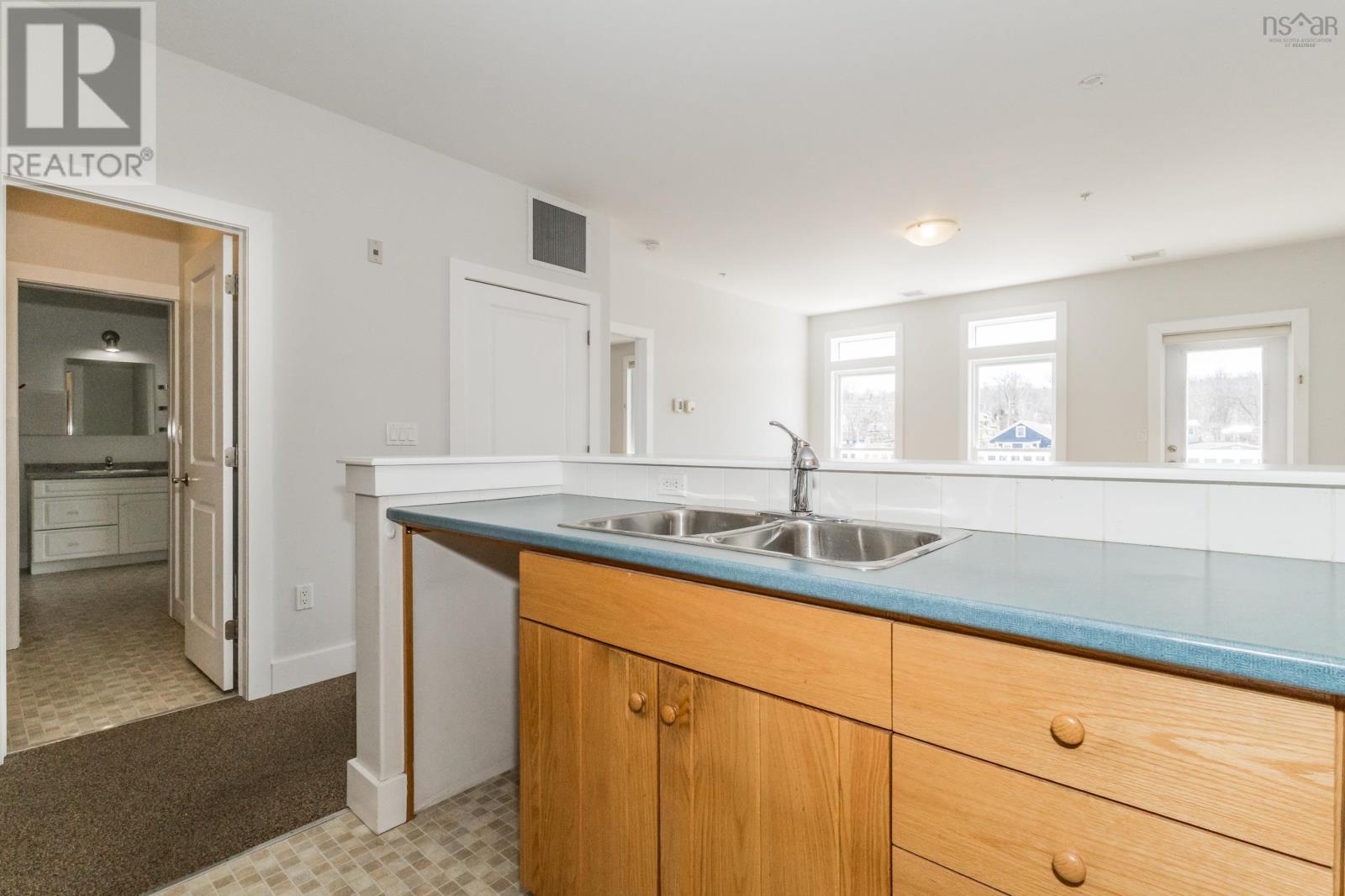 #302 24 HARBOURSIDE DRIVE - 13