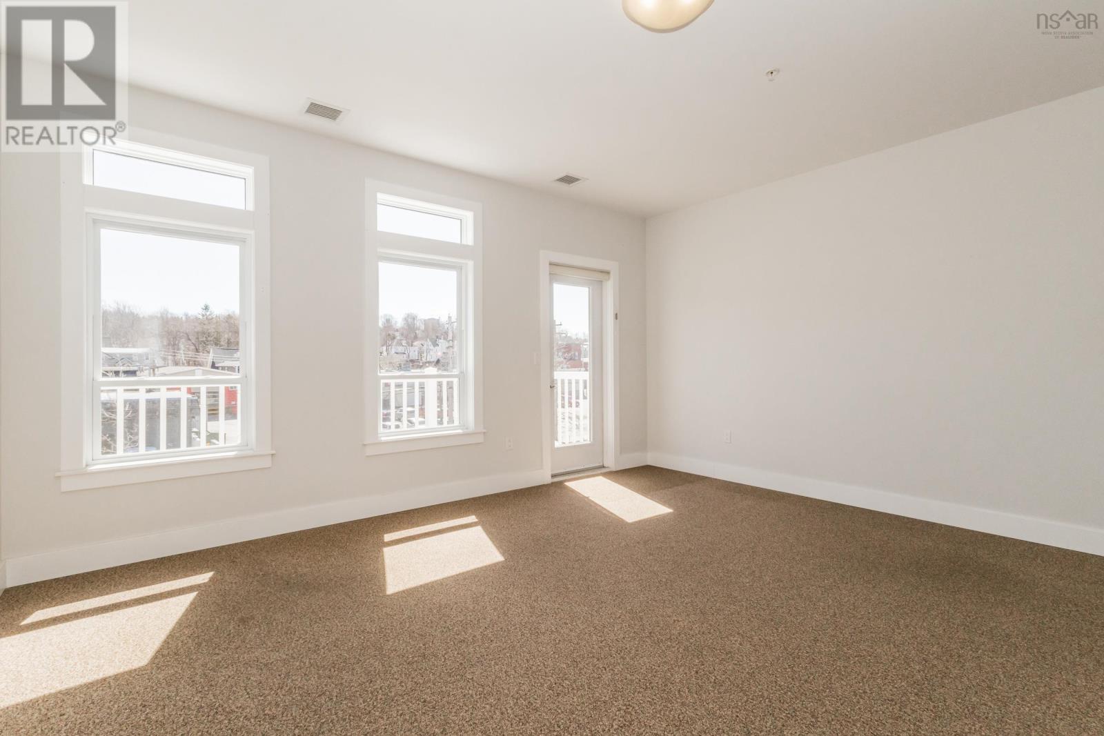 #302 24 HARBOURSIDE DRIVE - Image 3