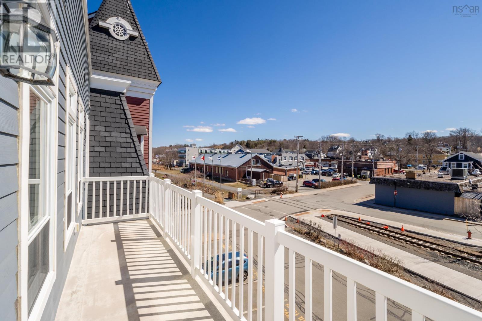 #302 24 HARBOURSIDE DRIVE - 16