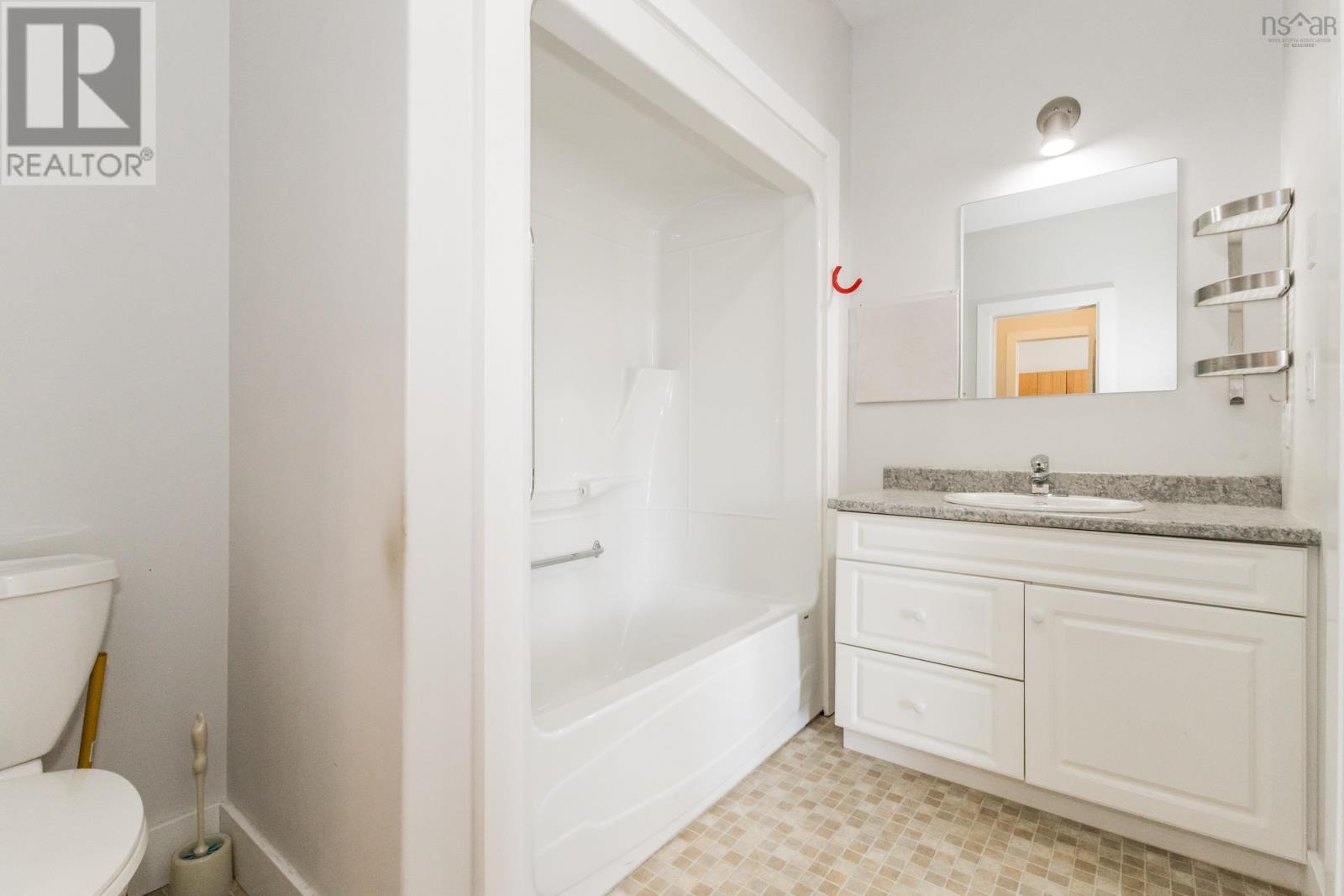 #302 24 HARBOURSIDE DRIVE - 8