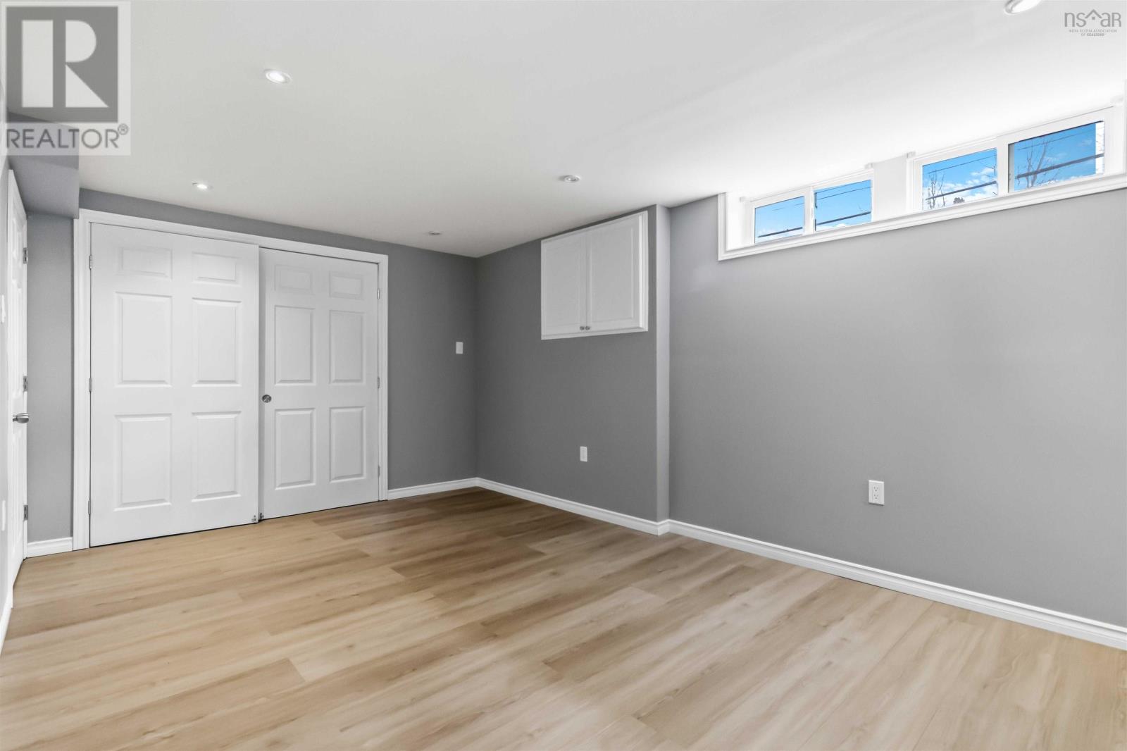 Property 41 of 48 of 165 Merrimac Drive