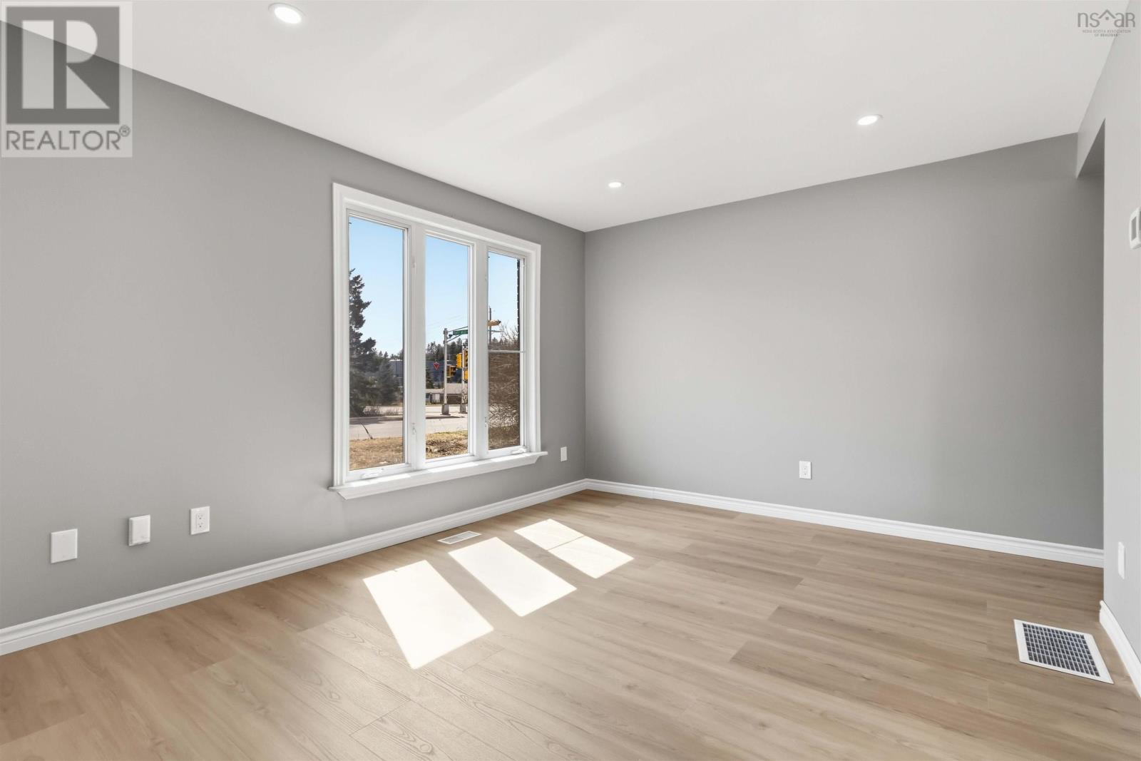 Property 20 of 48 of 165 Merrimac Drive