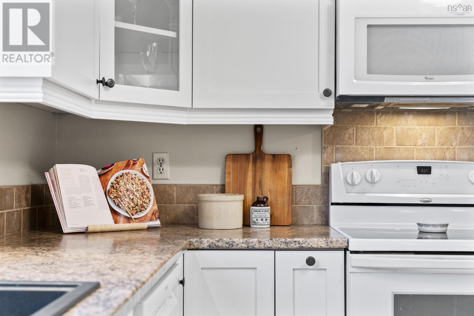 Property 15 of 49 of 29 Bow Street