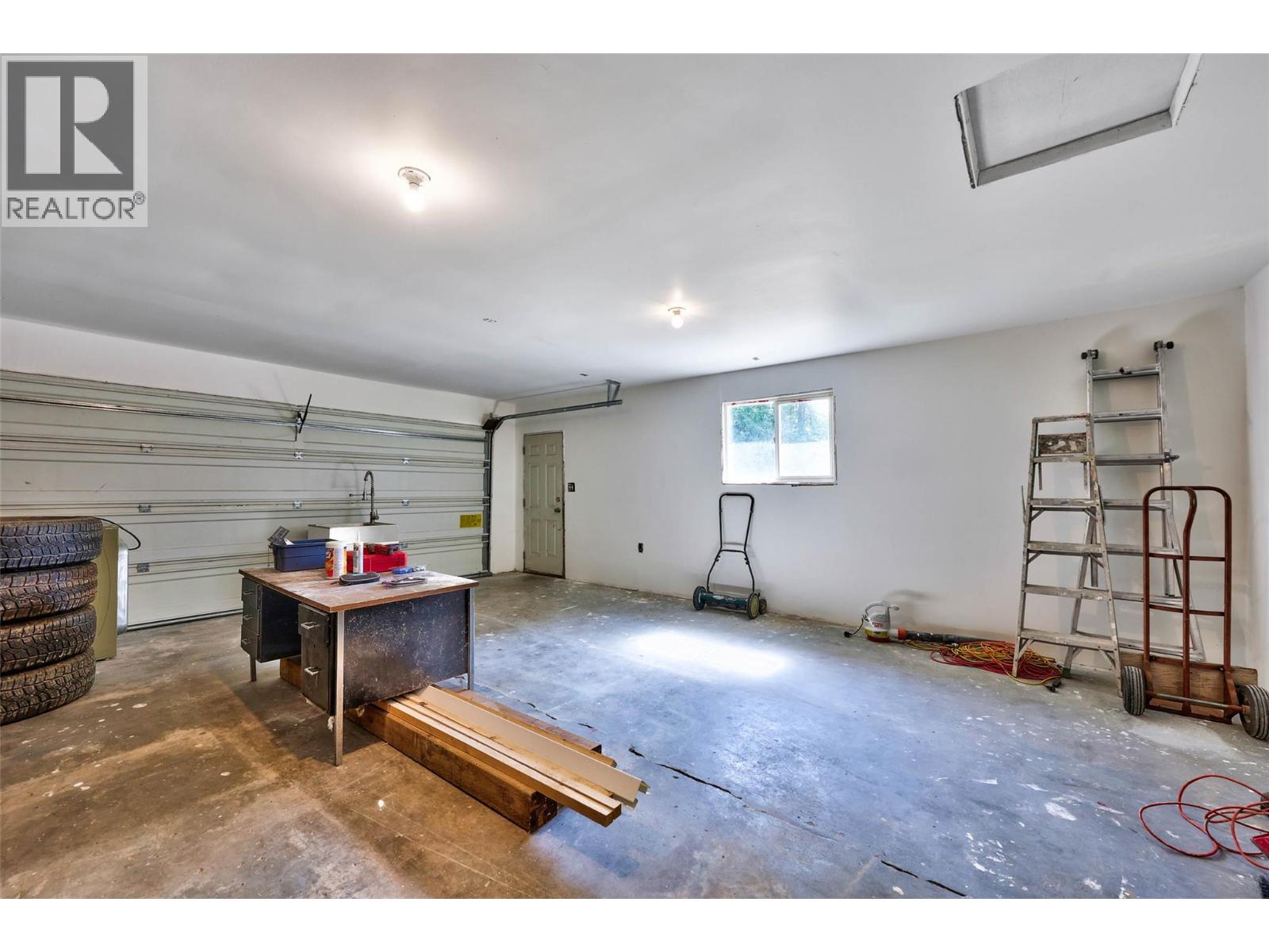 2725 VICKERS TRAIL - 27