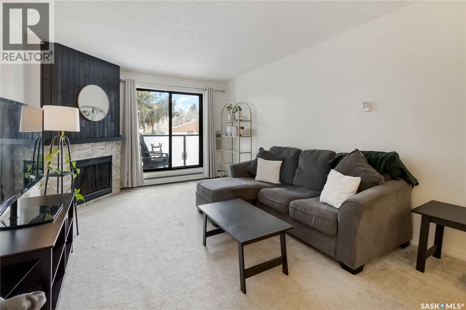 #305 415 TAIT COURT - 5