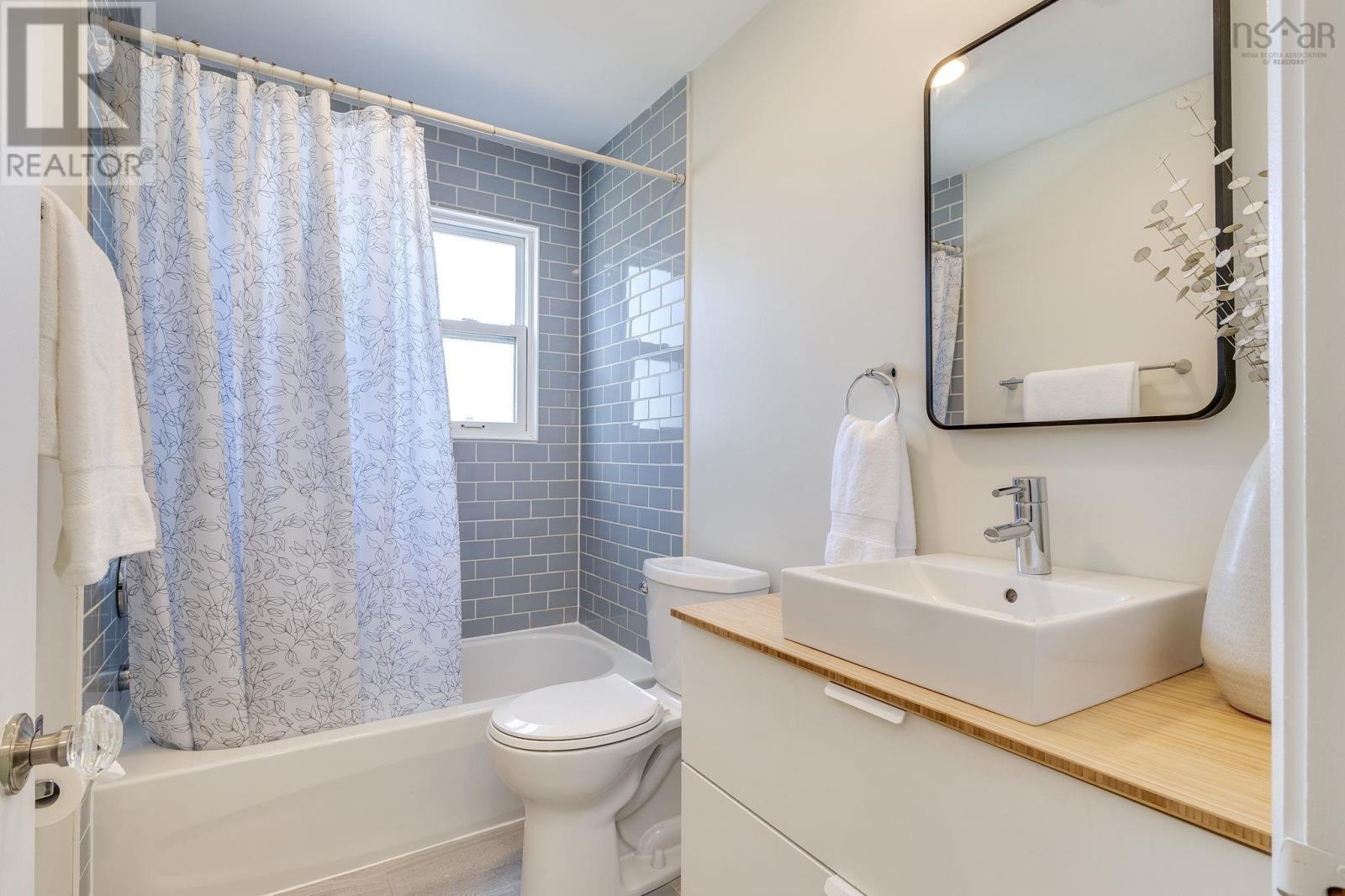 Property 21 of 41 of 3673 Albert Street