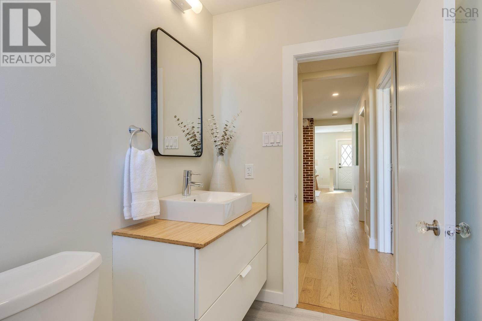 Property 22 of 41 of 3673 Albert Street