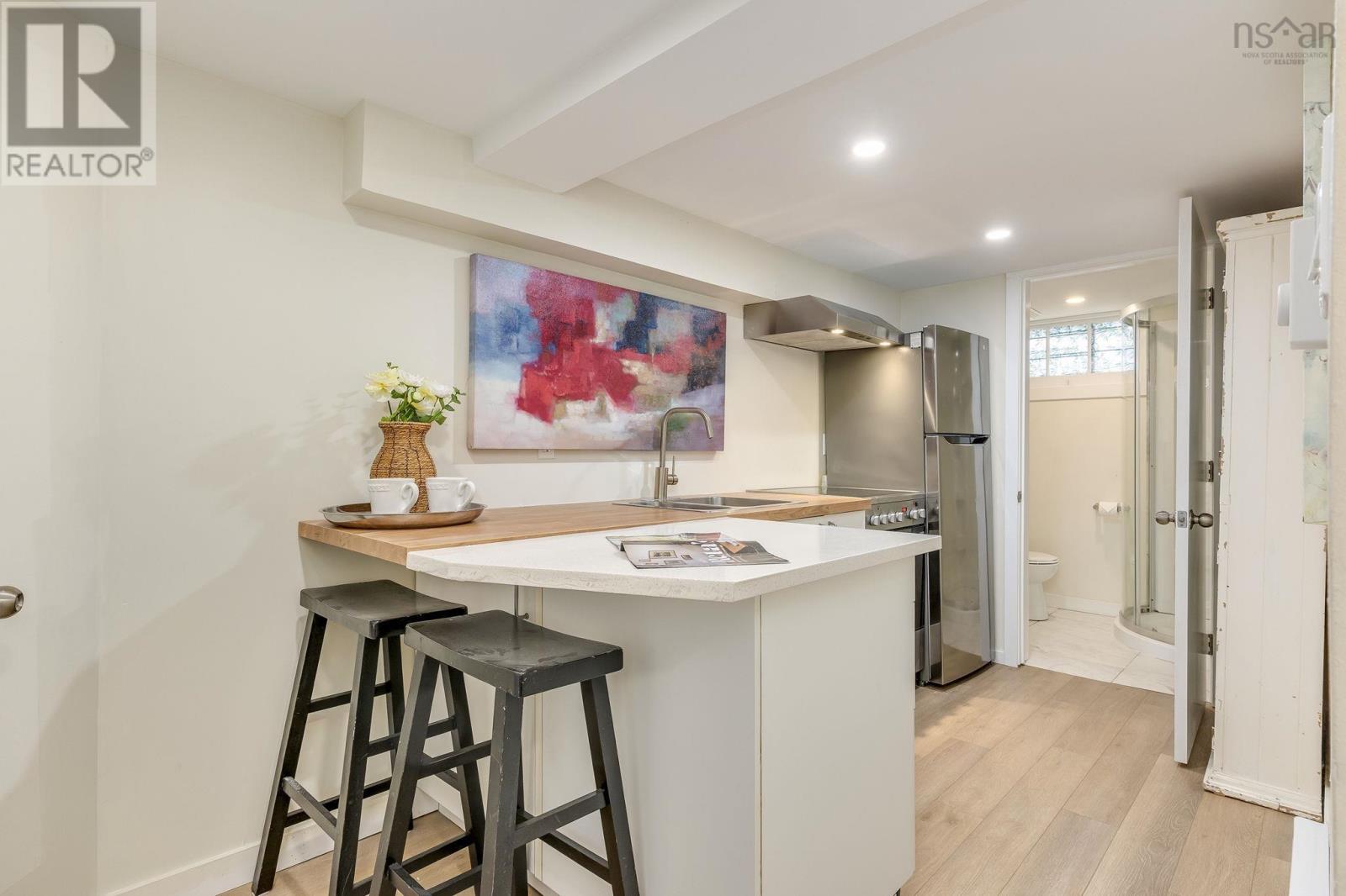 Property 25 of 41 of 3673 Albert Street