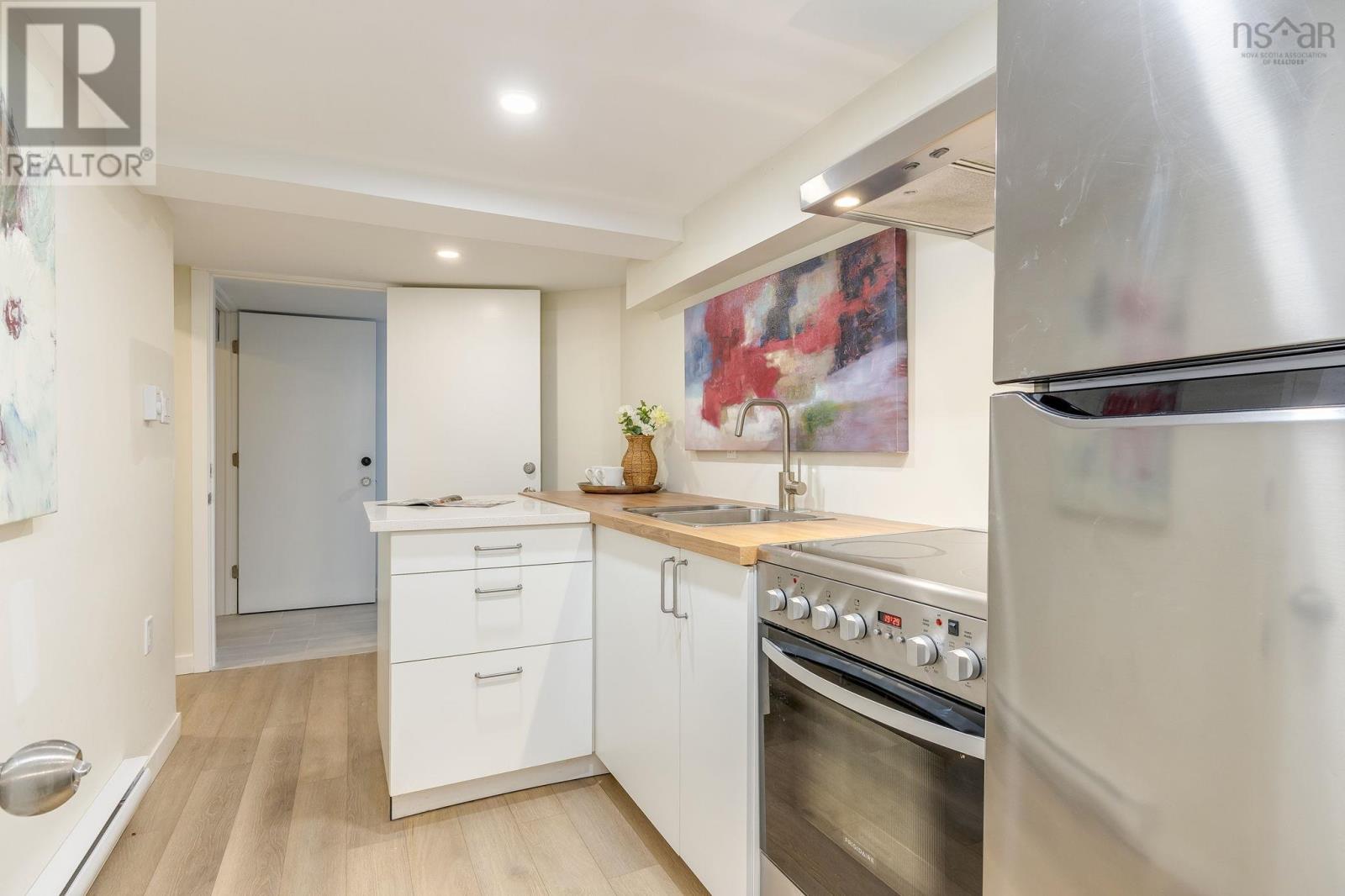 Property 26 of 41 of 3673 Albert Street