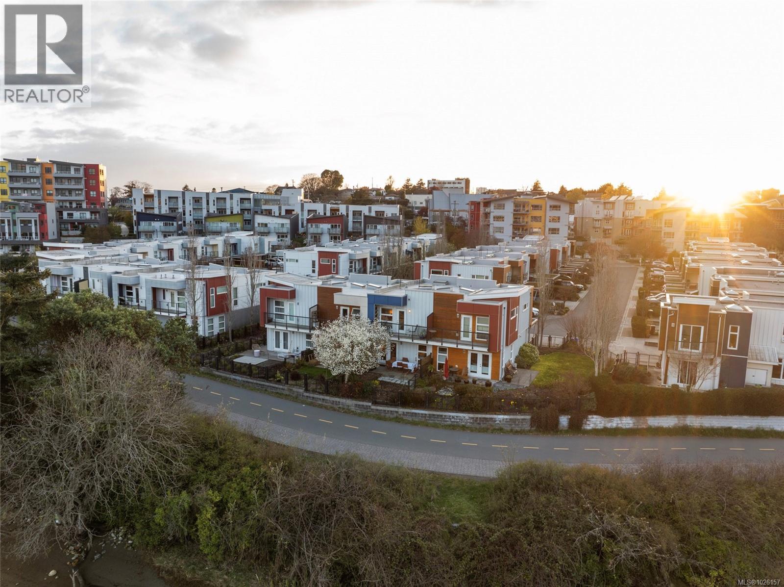 #17 785 CENTRAL SPUR RD - 27