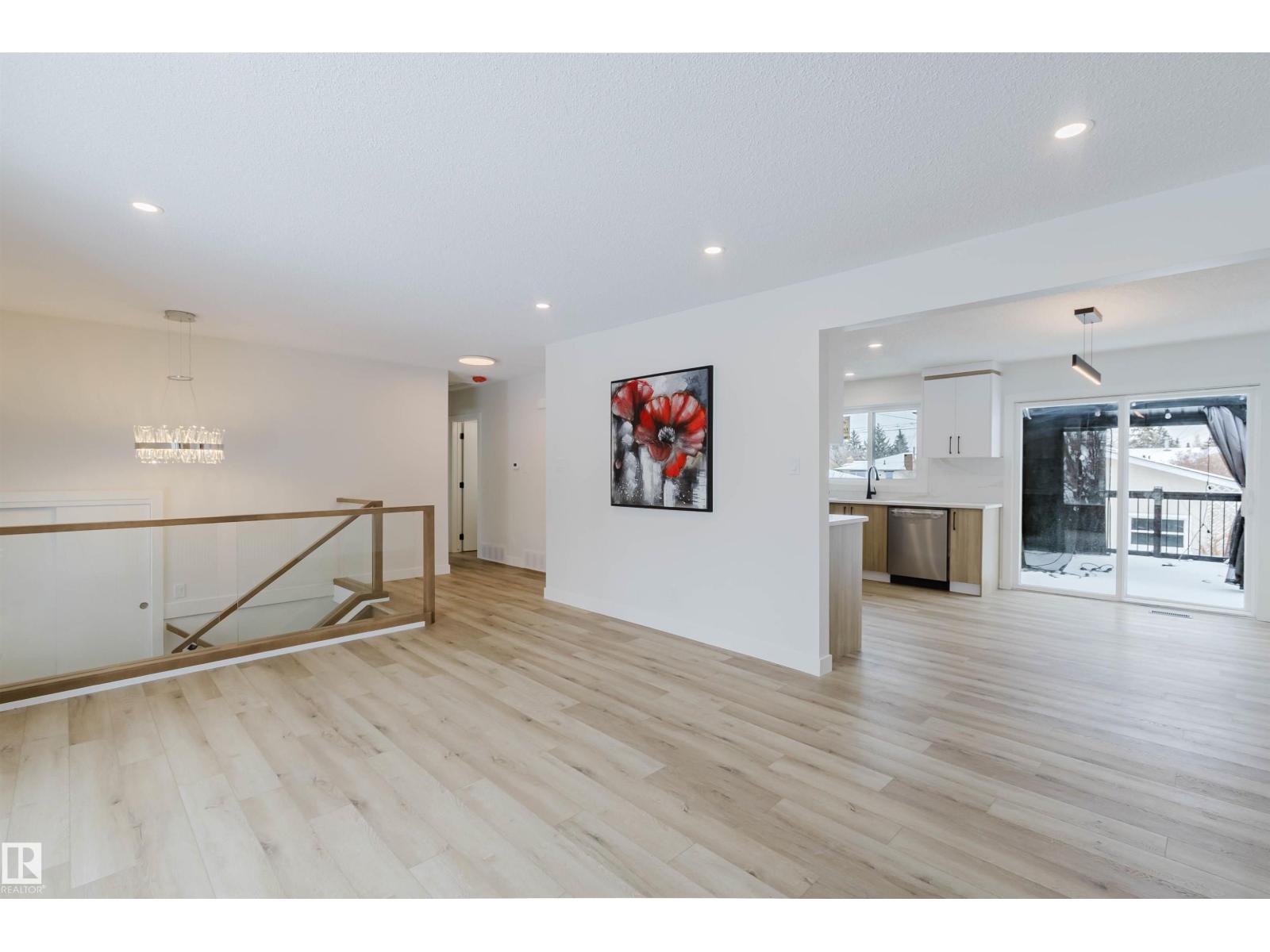 11528 42 AV NW - 7