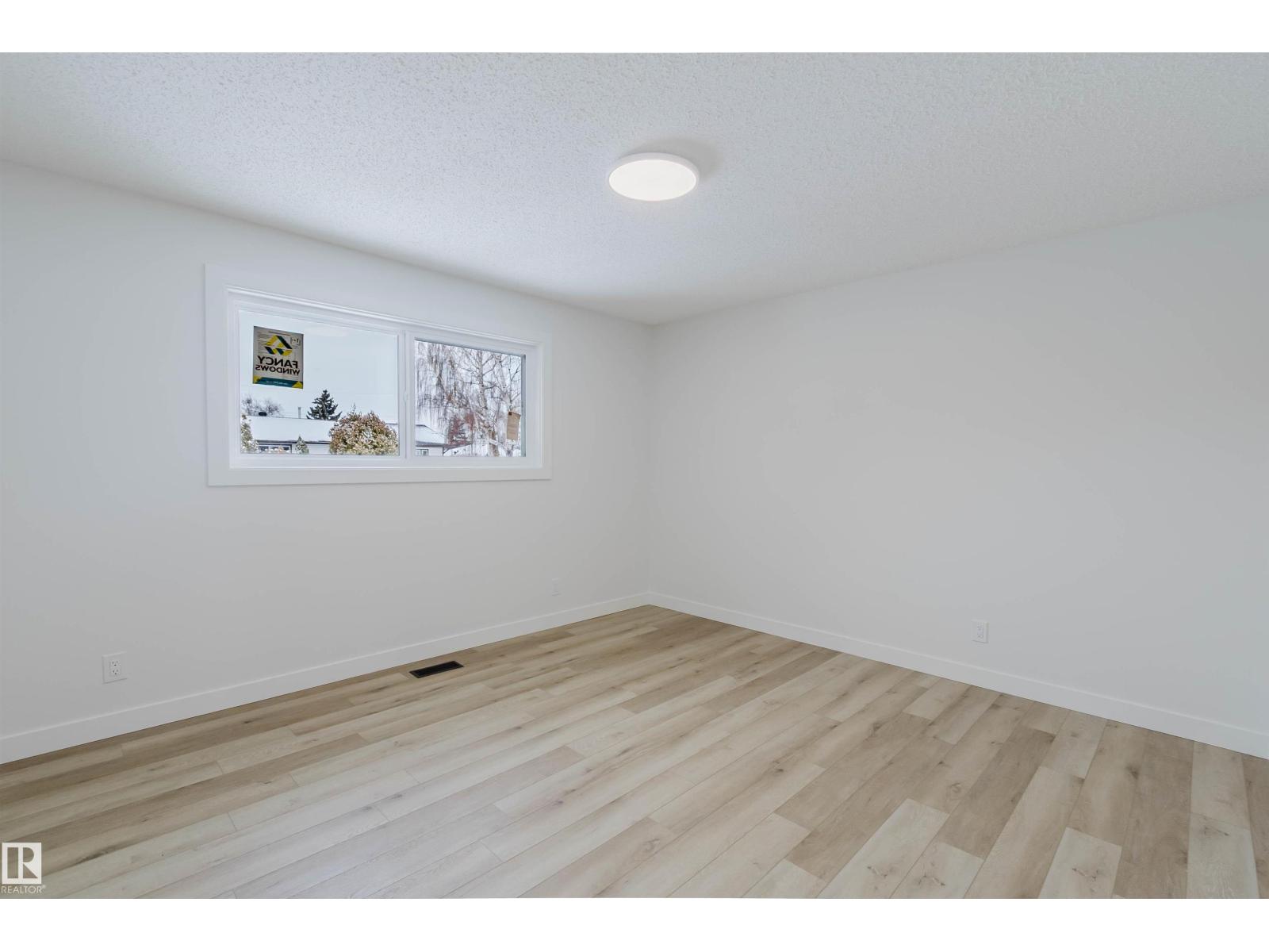 11528 42 AV NW - 18