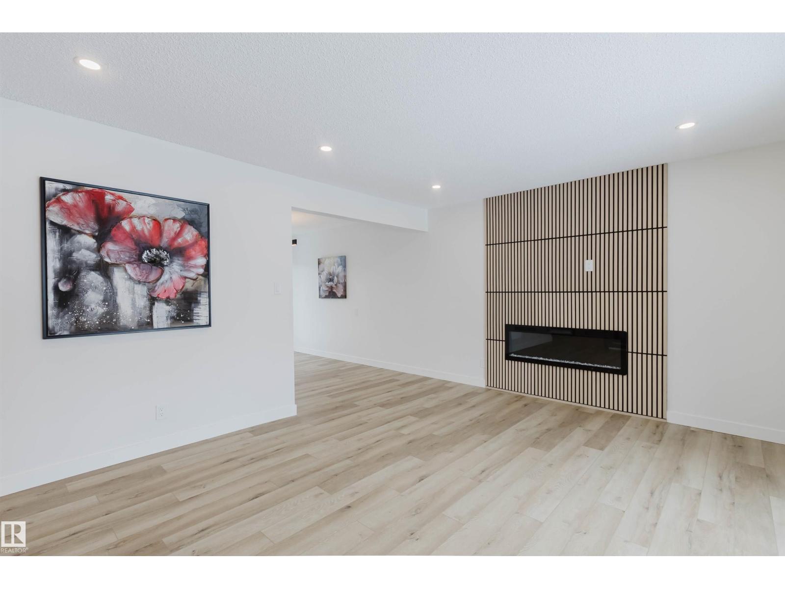 11528 42 AV NW - 1