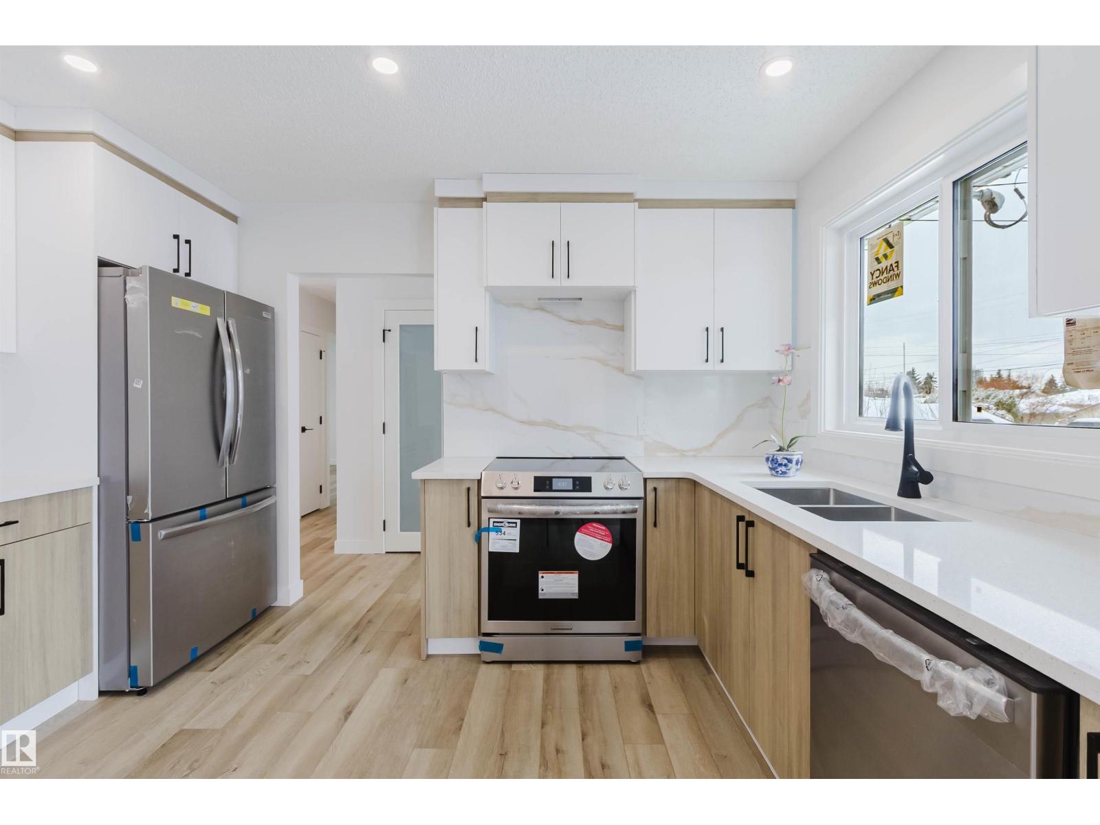 11528 42 AV NW - 11