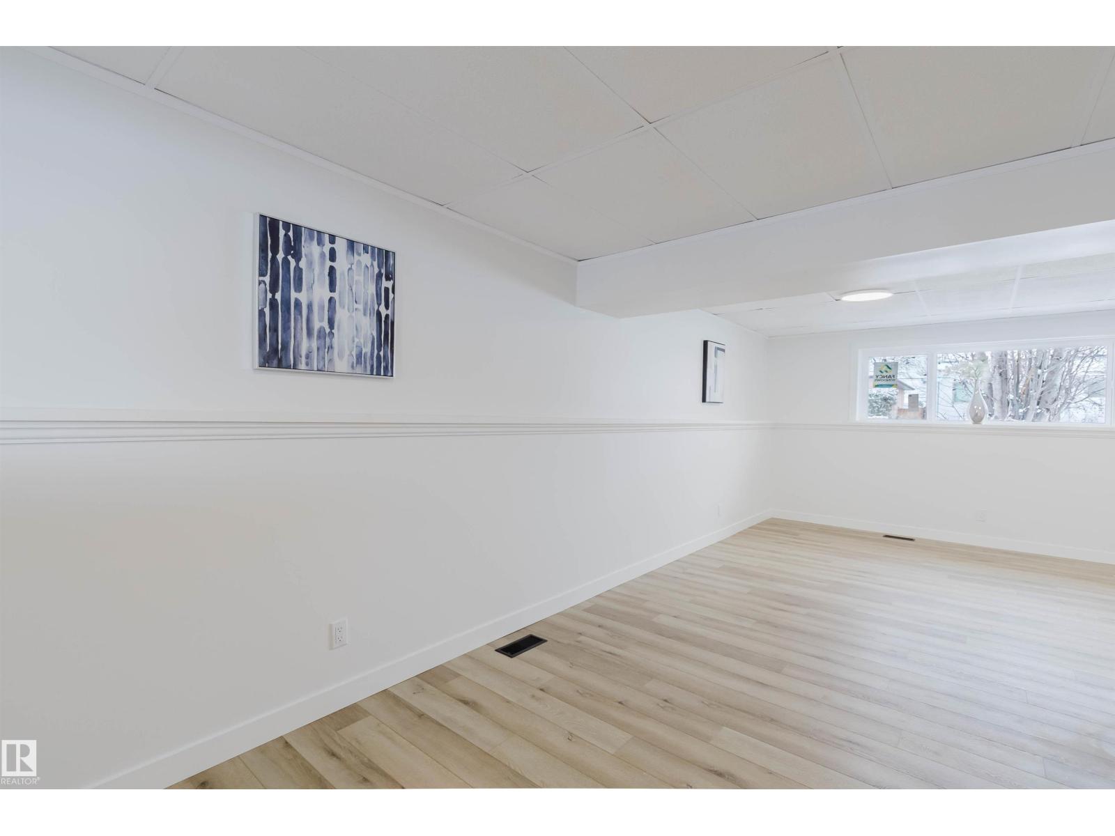 11528 42 AV NW - 28