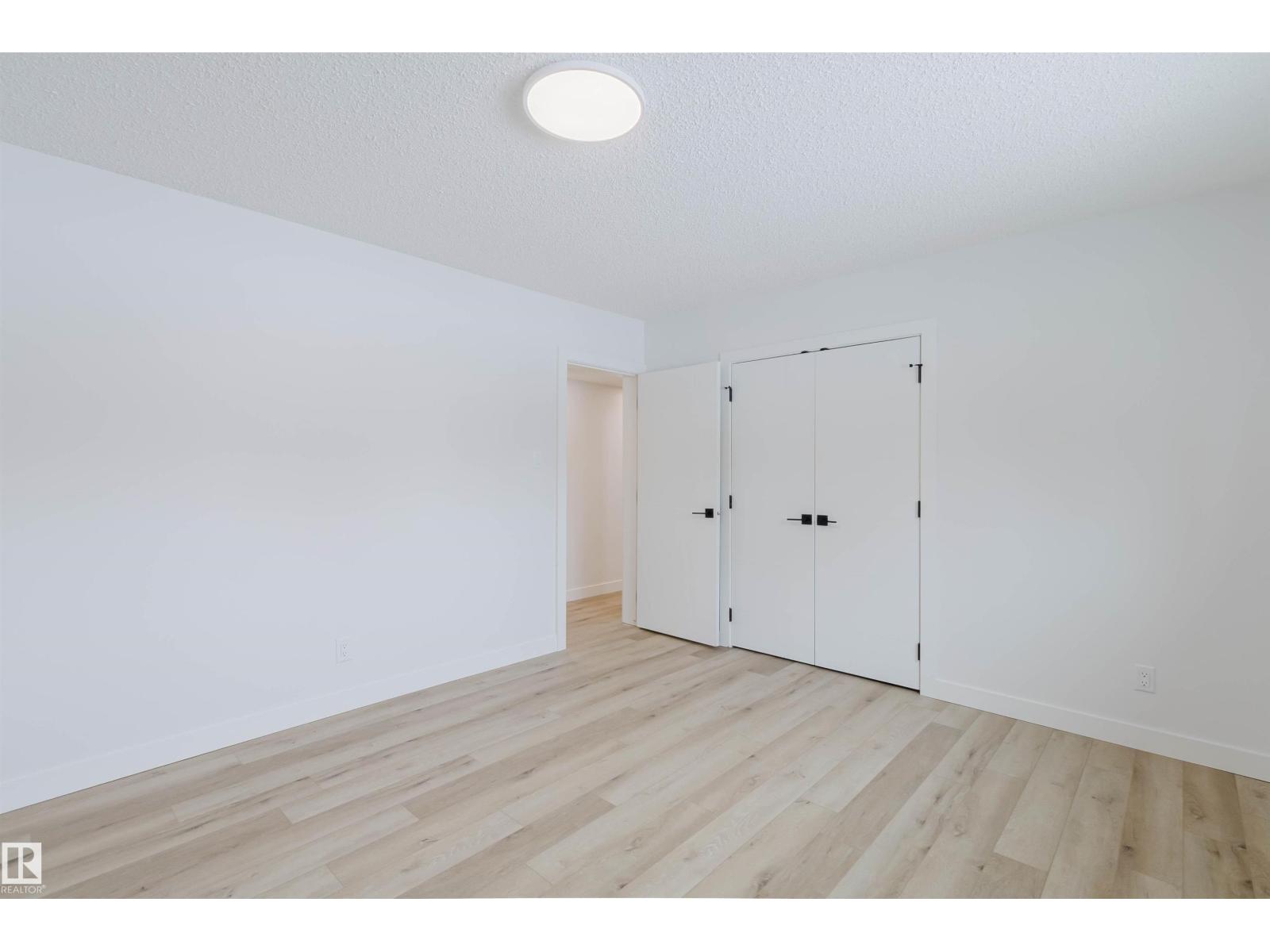 11528 42 AV NW - 35