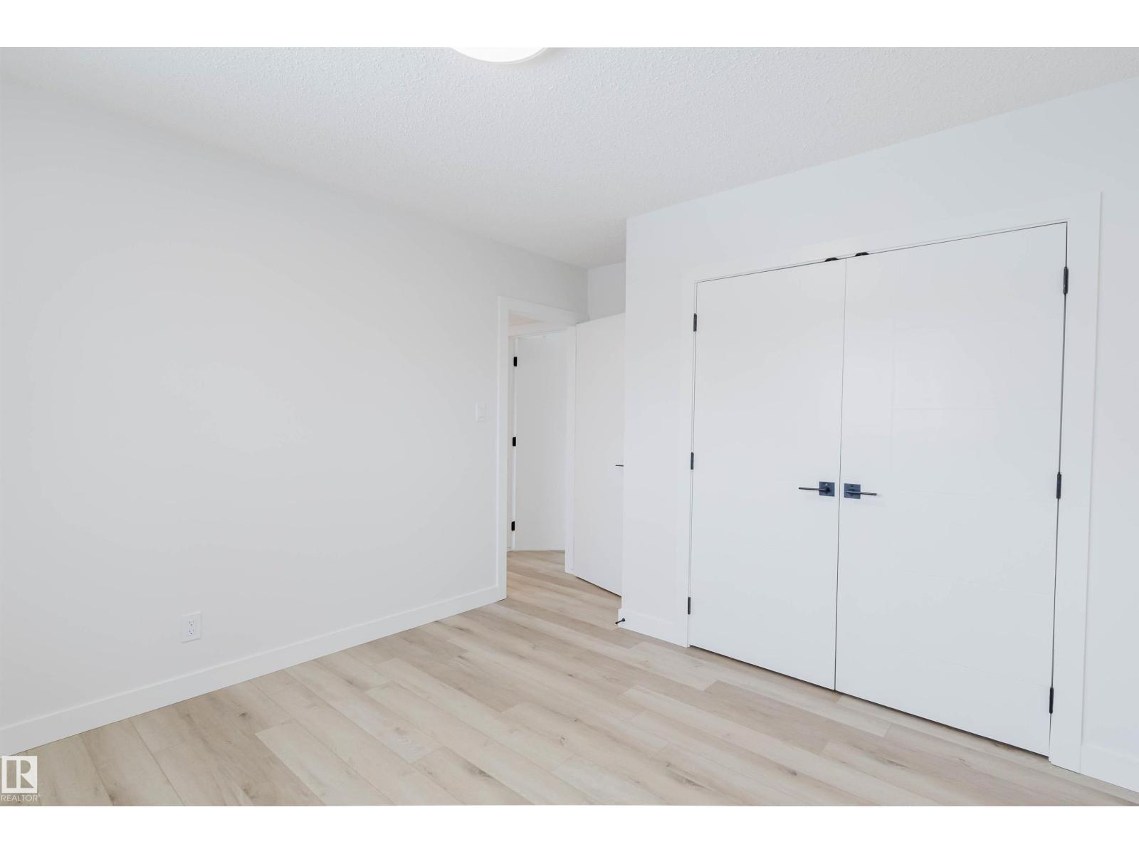 11528 42 AV NW - 17