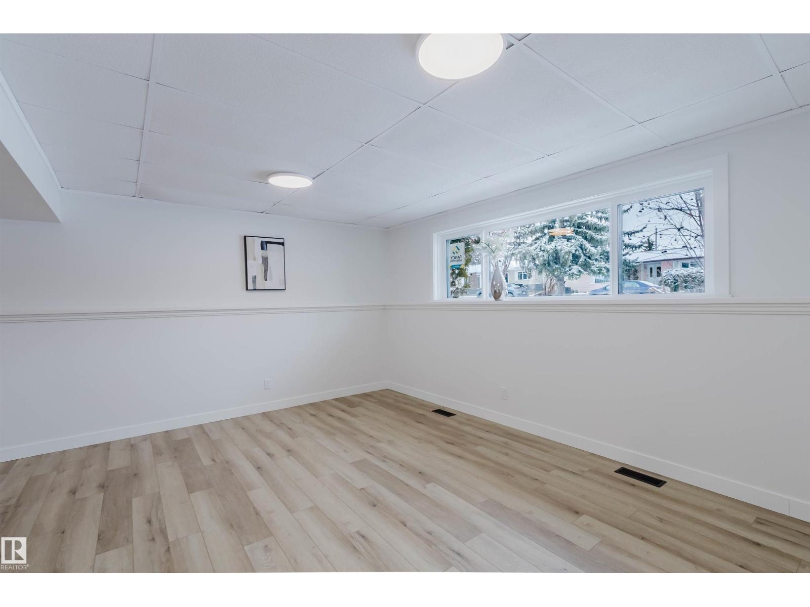 11528 42 AV NW - 22