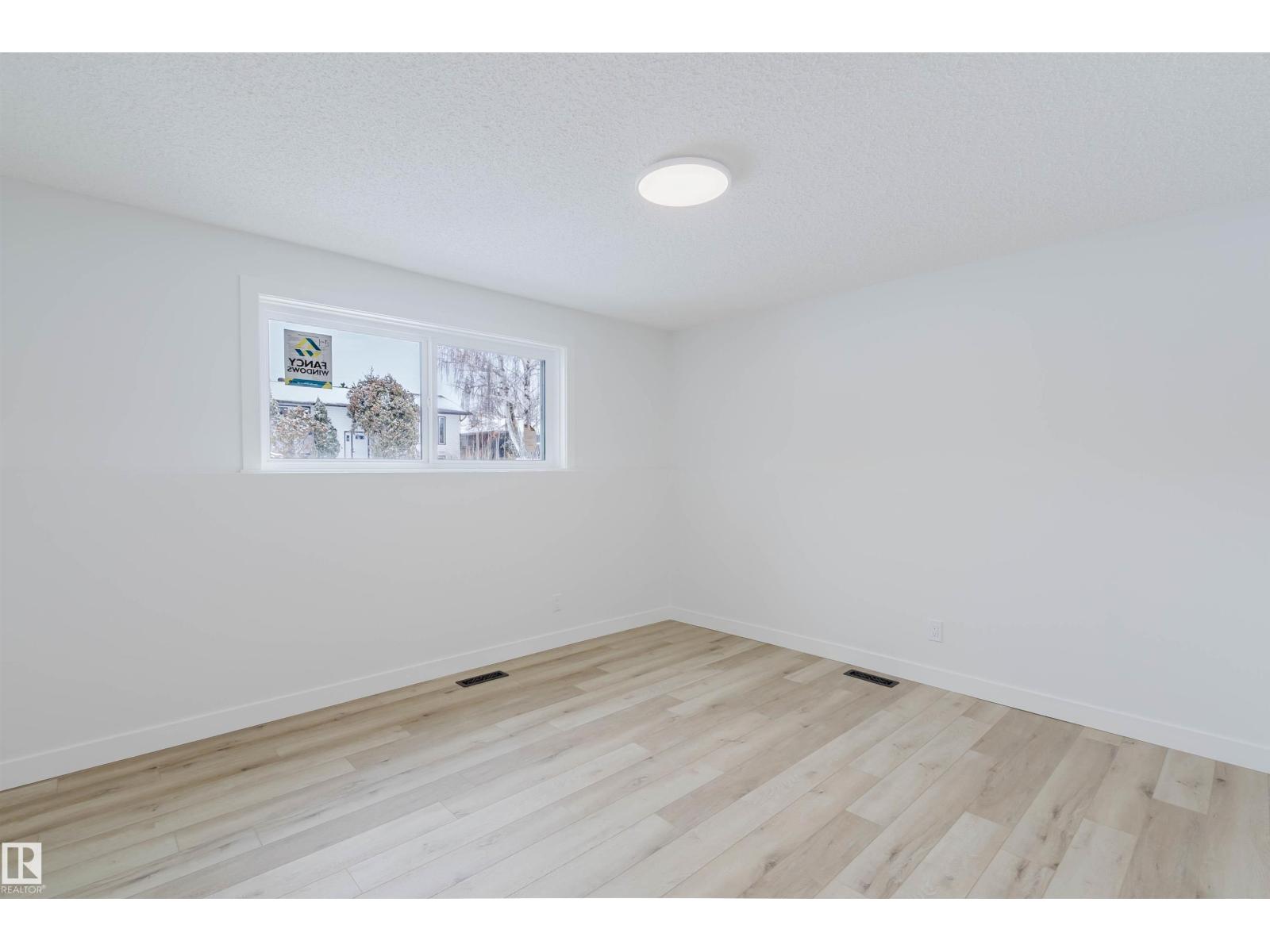 11528 42 AV NW - 34