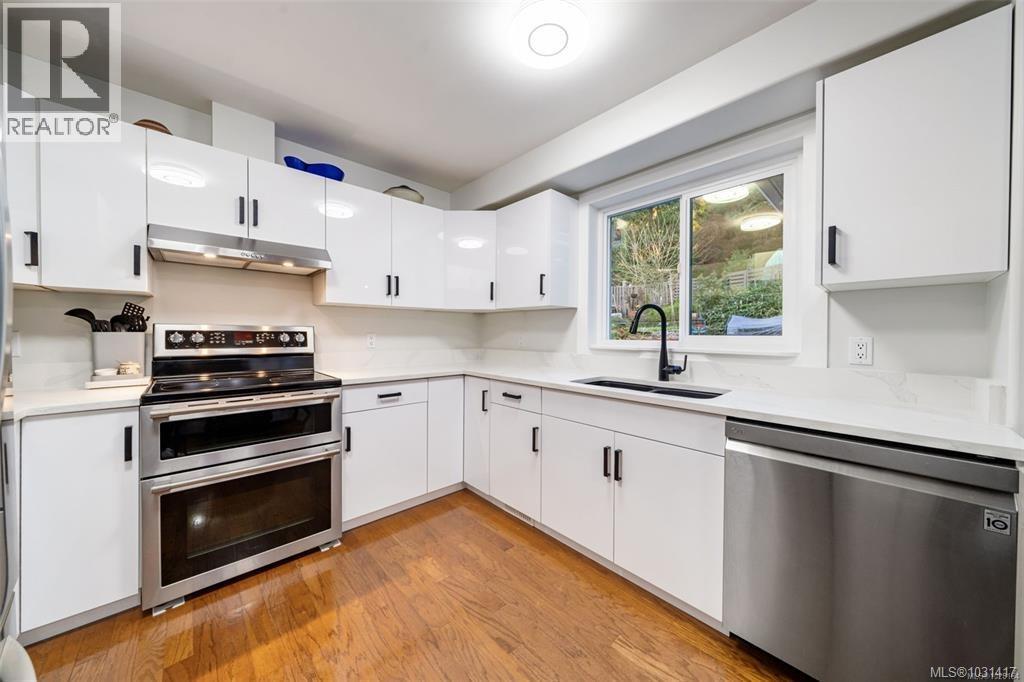 6092 Chippewa Rd - 12
