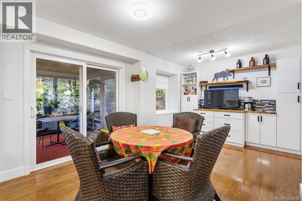 6092 Chippewa Rd - 15