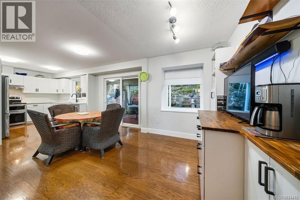 6092 Chippewa Rd - 16