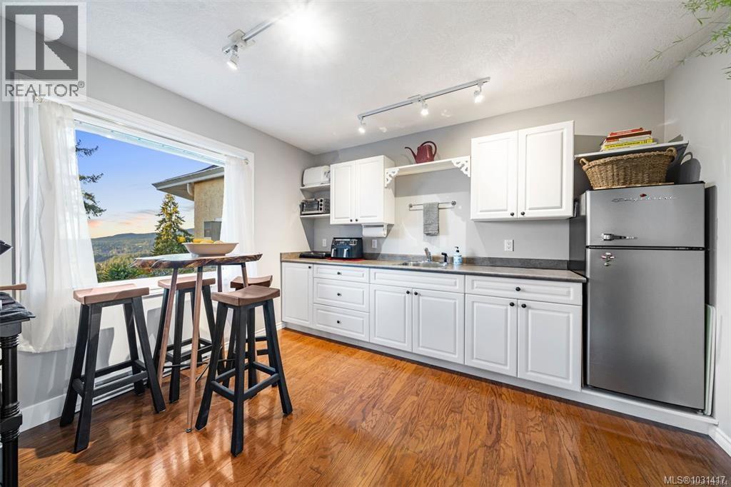 6092 Chippewa Rd - 22