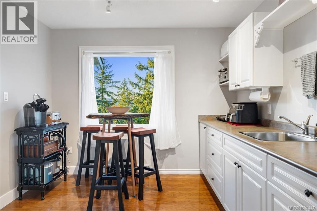 6092 Chippewa Rd - 23