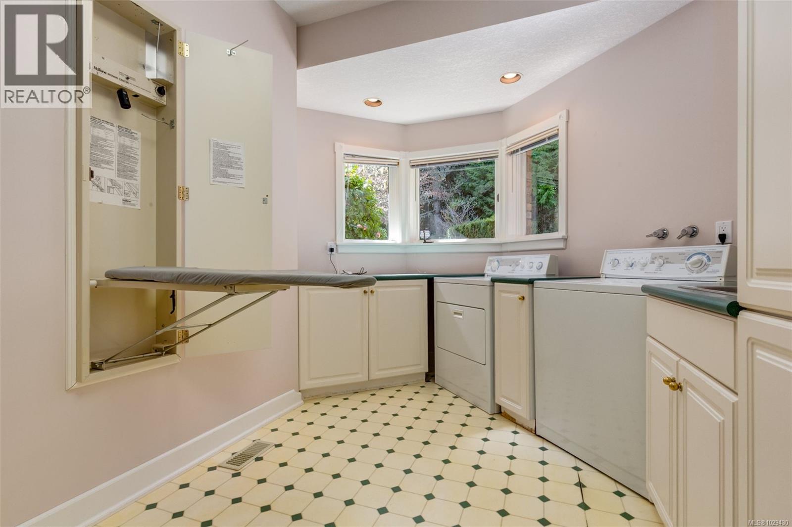 2685 SEA BLUSH DR - 34