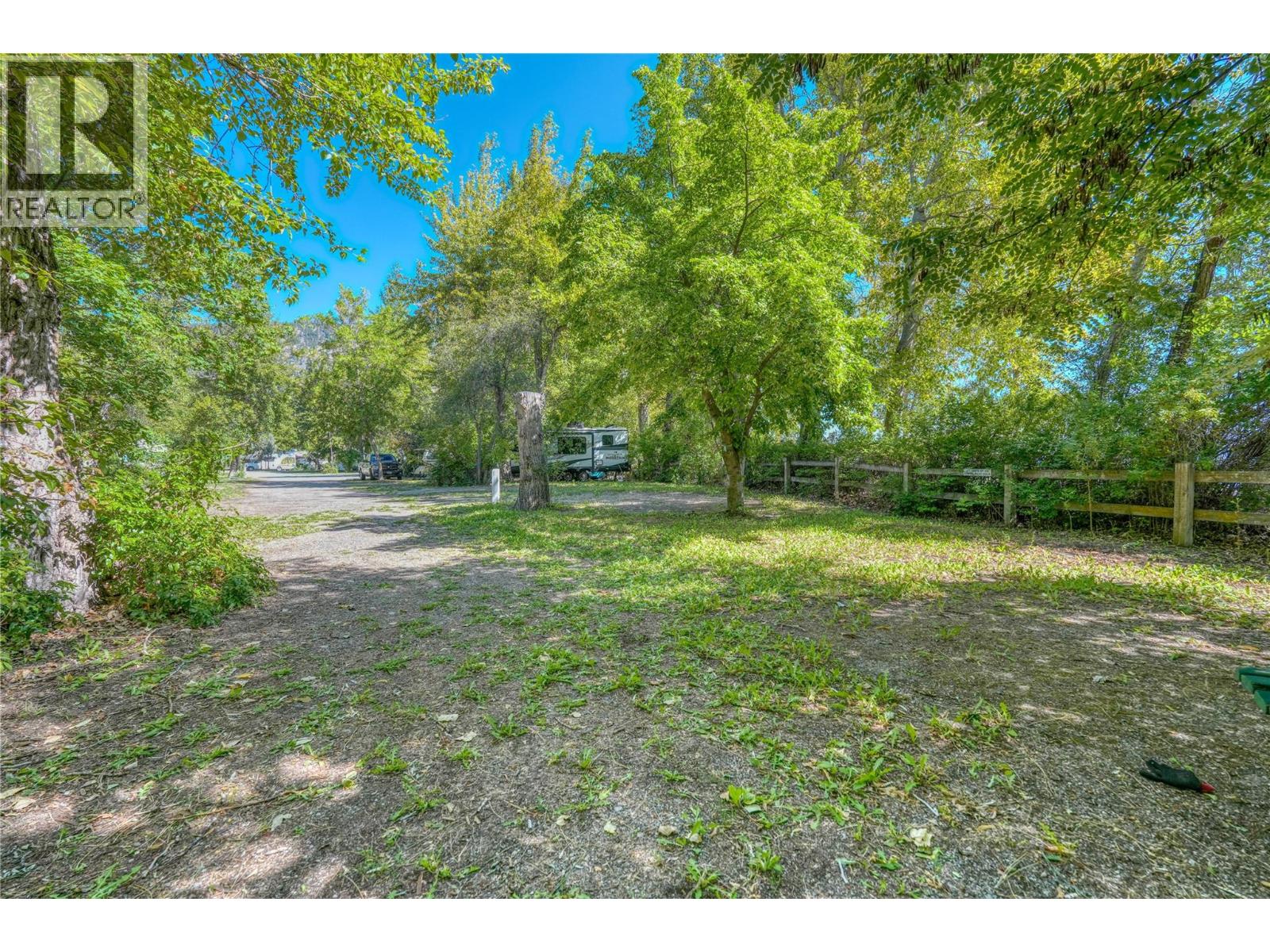 3960 Beach Avenue, Peachland