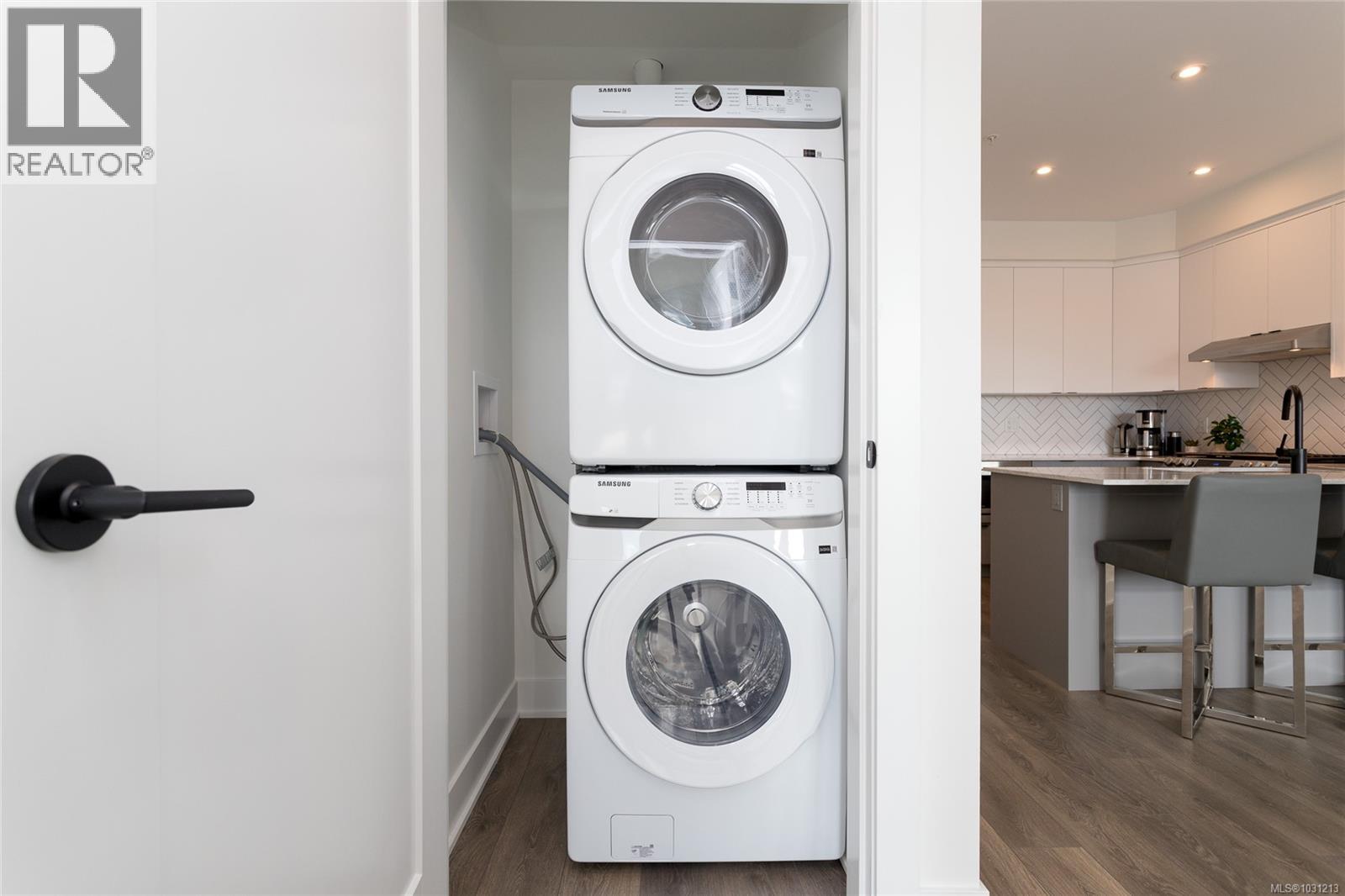 #510 1110 SAMAR CRES - 25