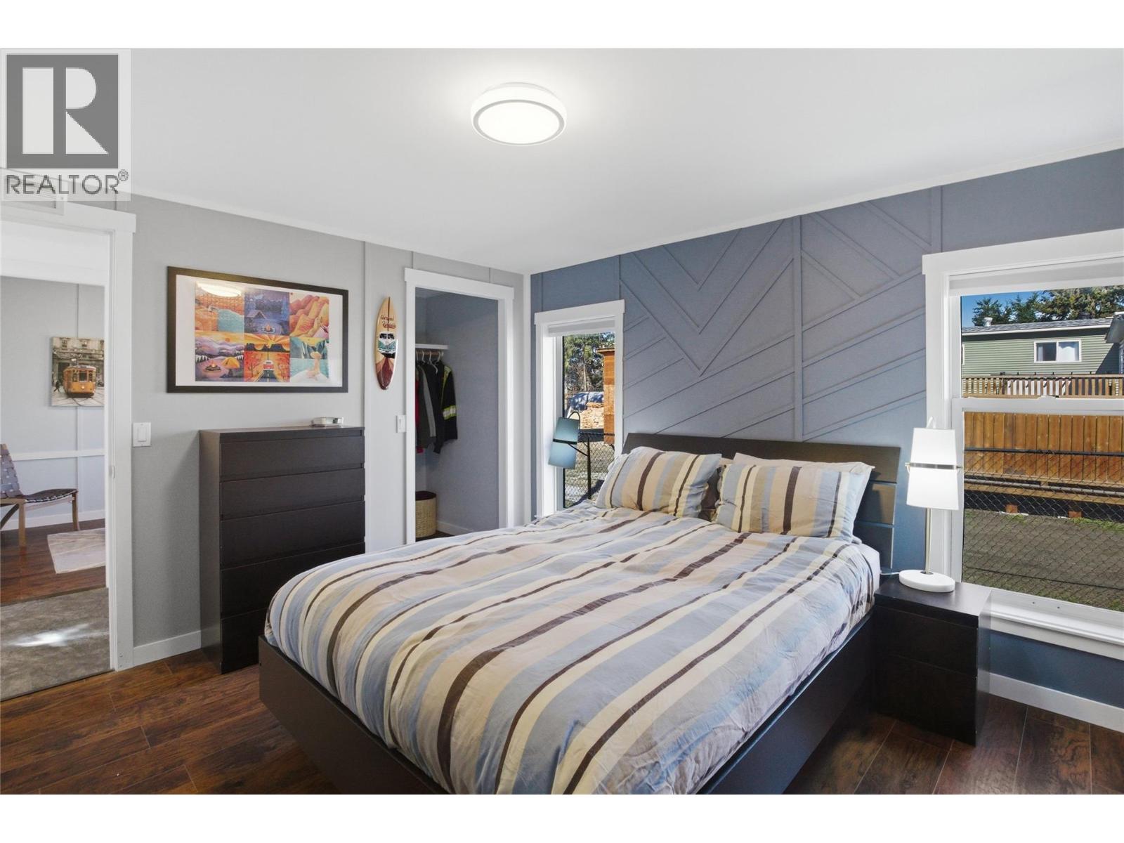 4633 SPRUCE CRESCENT - 11