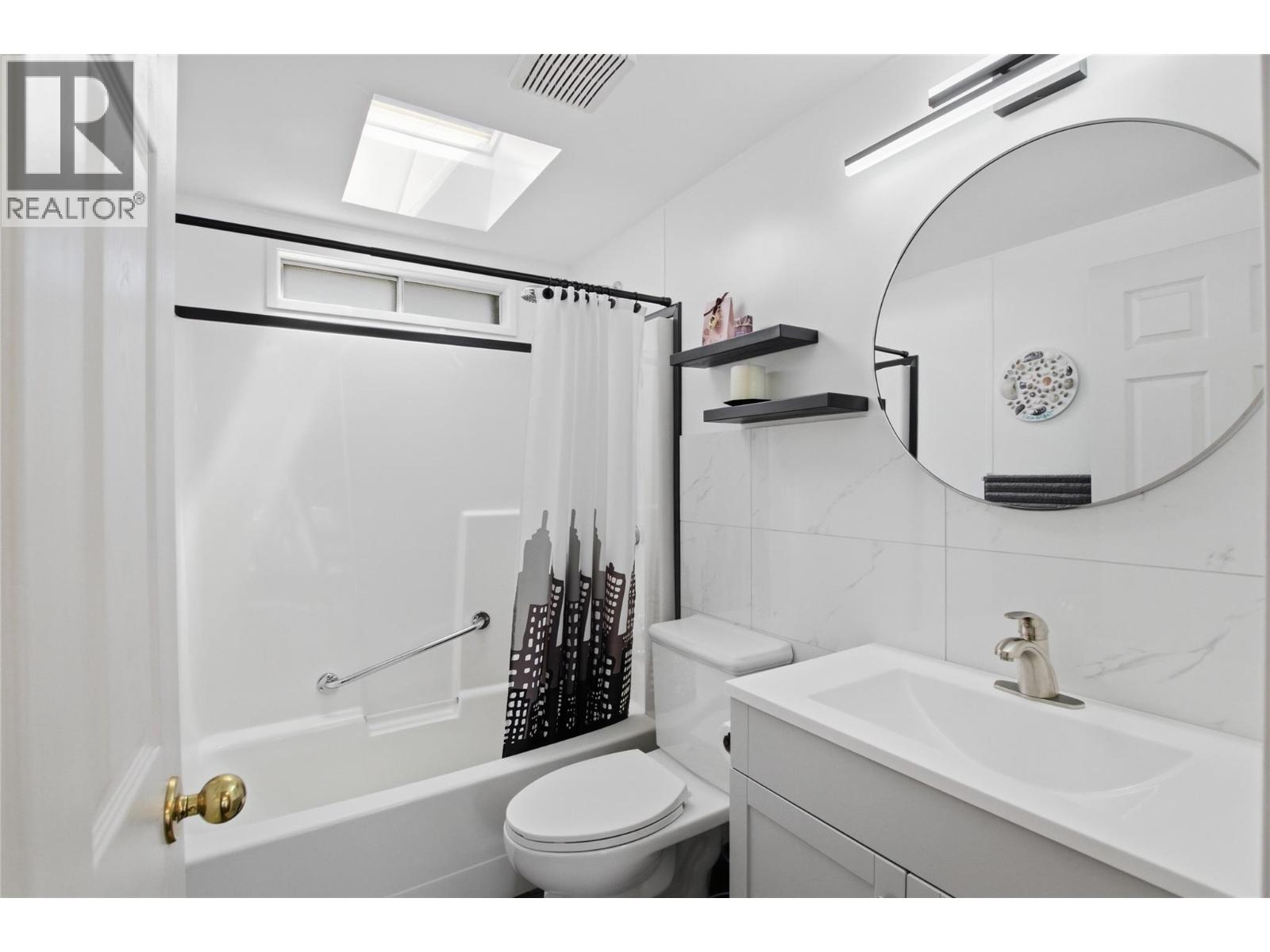 4633 SPRUCE CRESCENT - 14