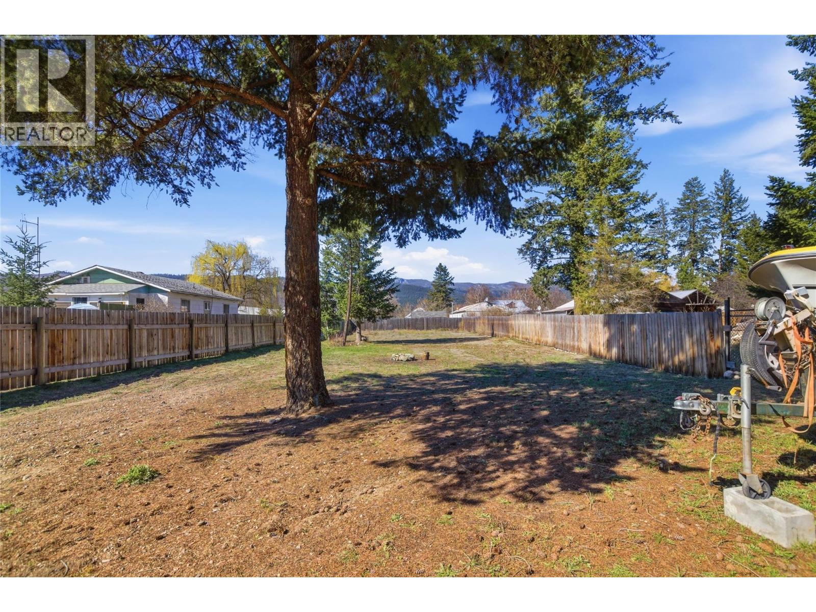 4633 SPRUCE CRESCENT - 17