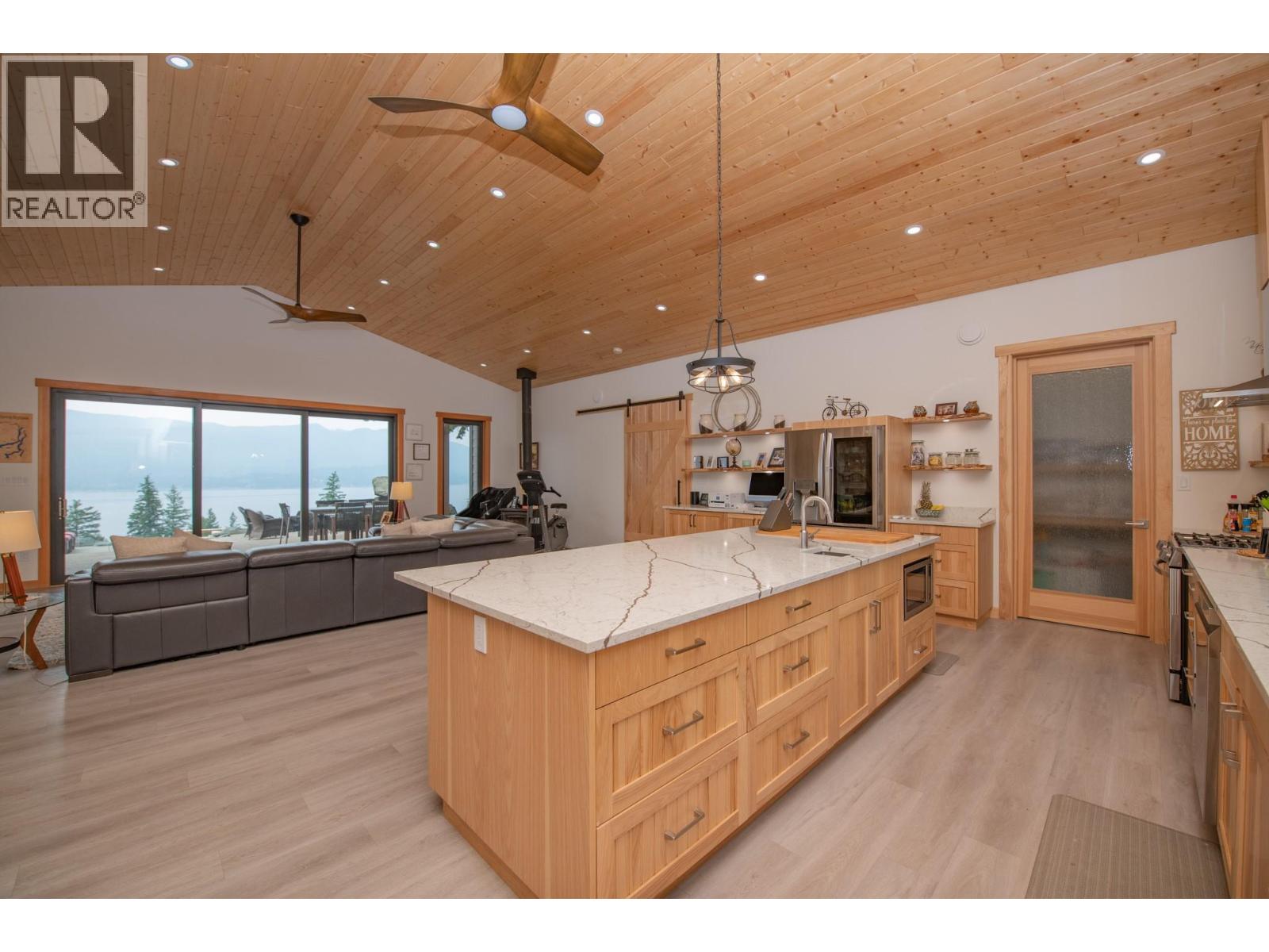 7500 Lonneke Trail, Anglemont