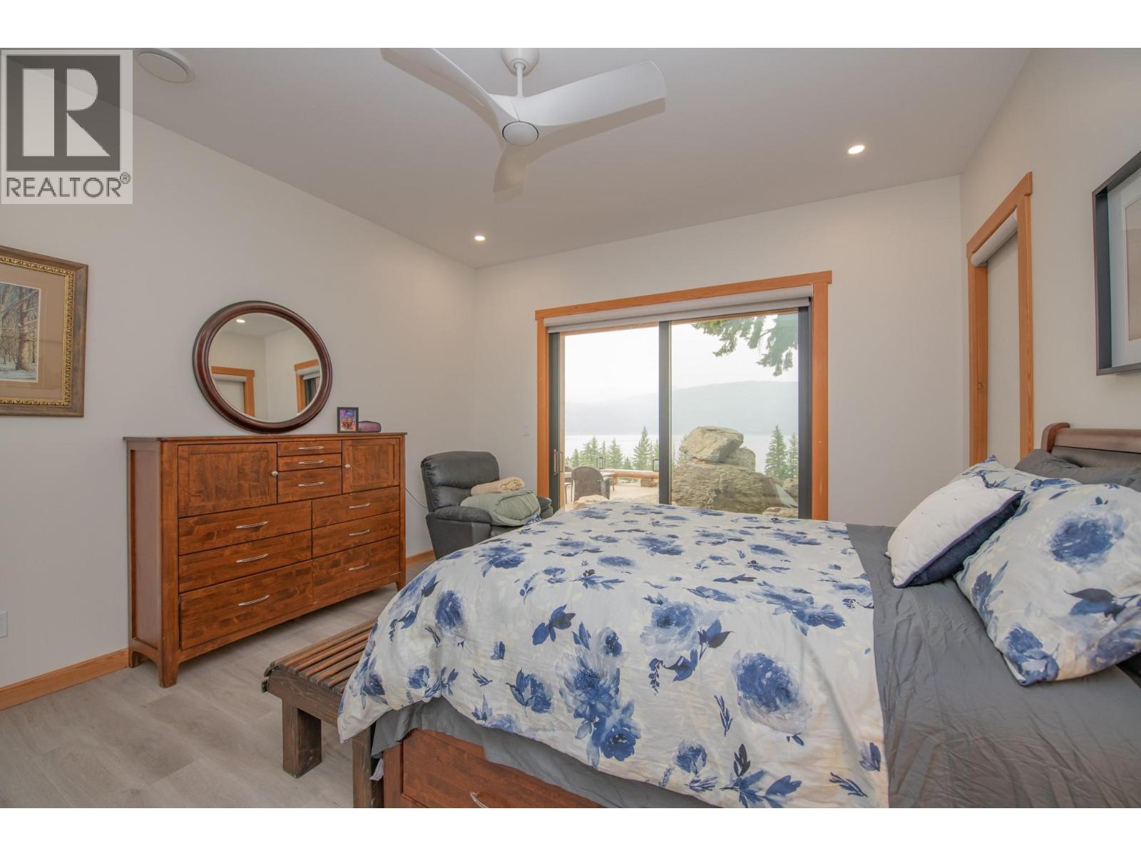 7500 Lonneke Trail, Anglemont