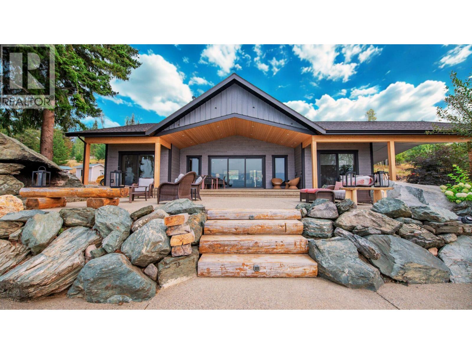 7500 Lonneke Trail, Anglemont